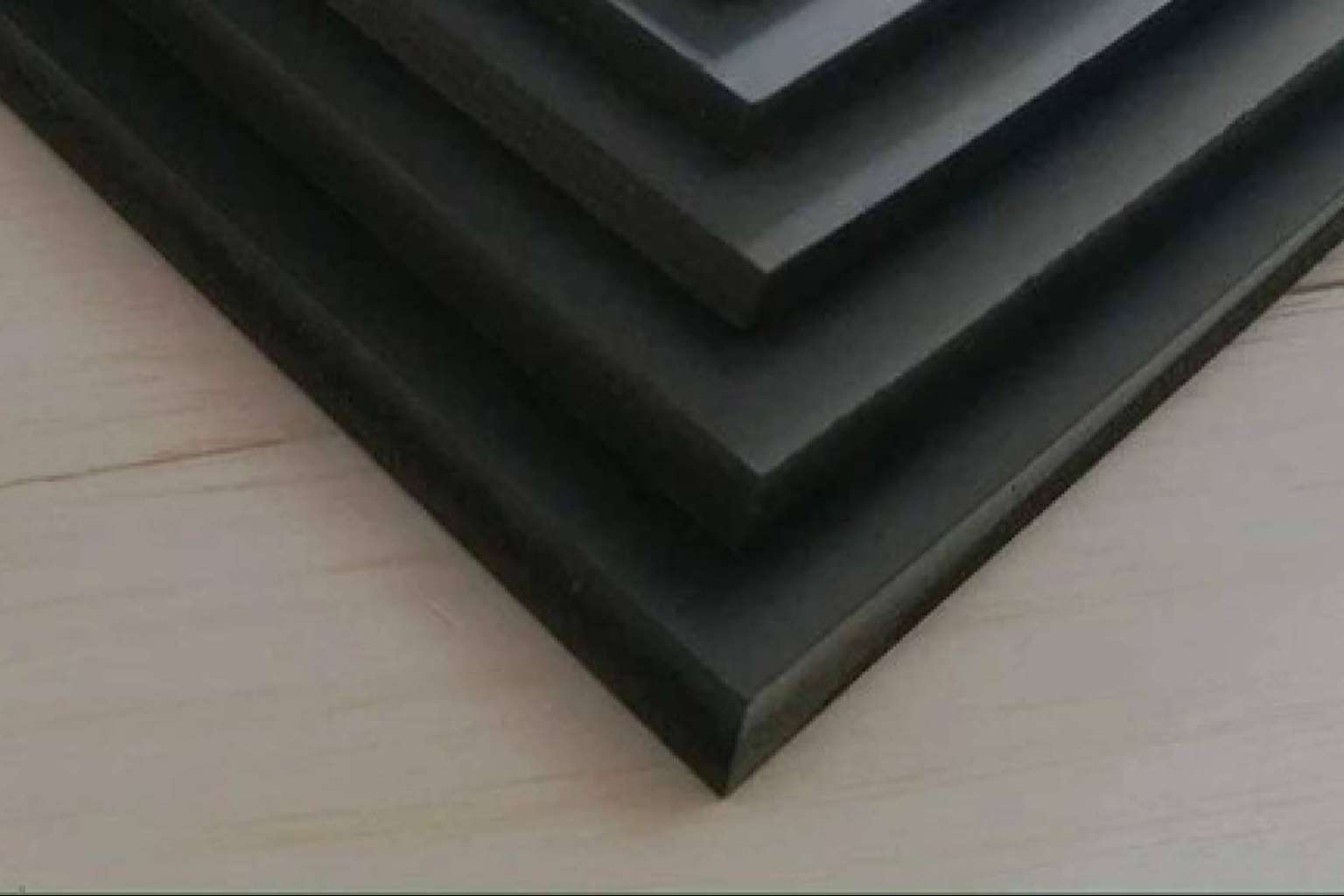 WoodAddicts y su amplio catálogo de láminas de PVC espumosas