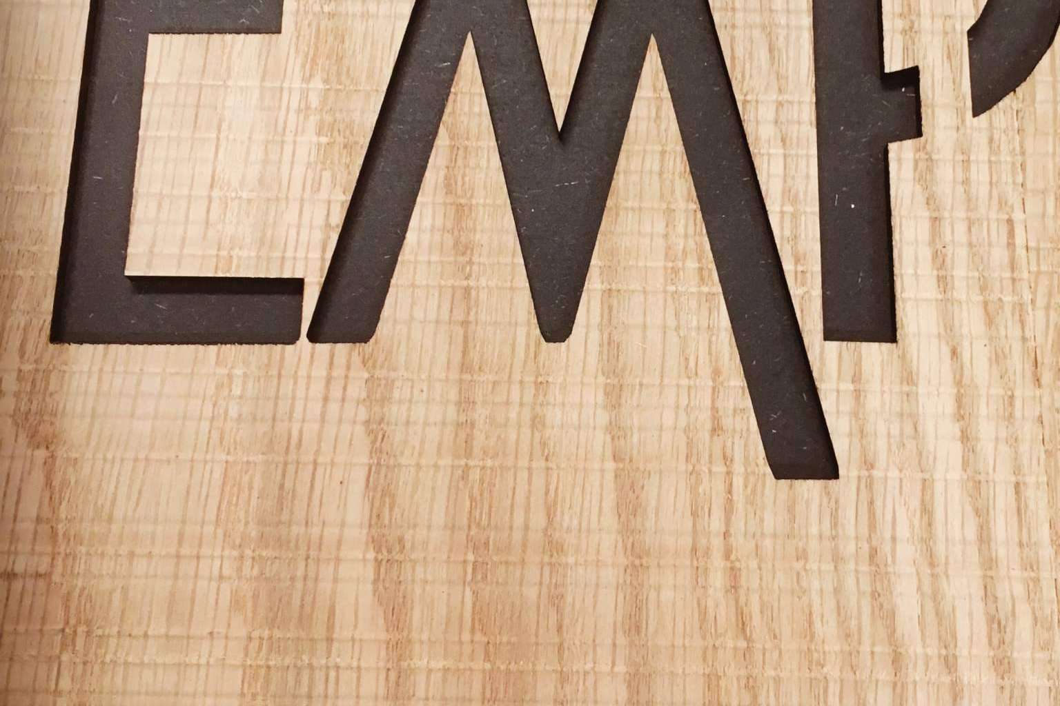 WoodAddicts, expertos en tablero de madera chapada para corte láser