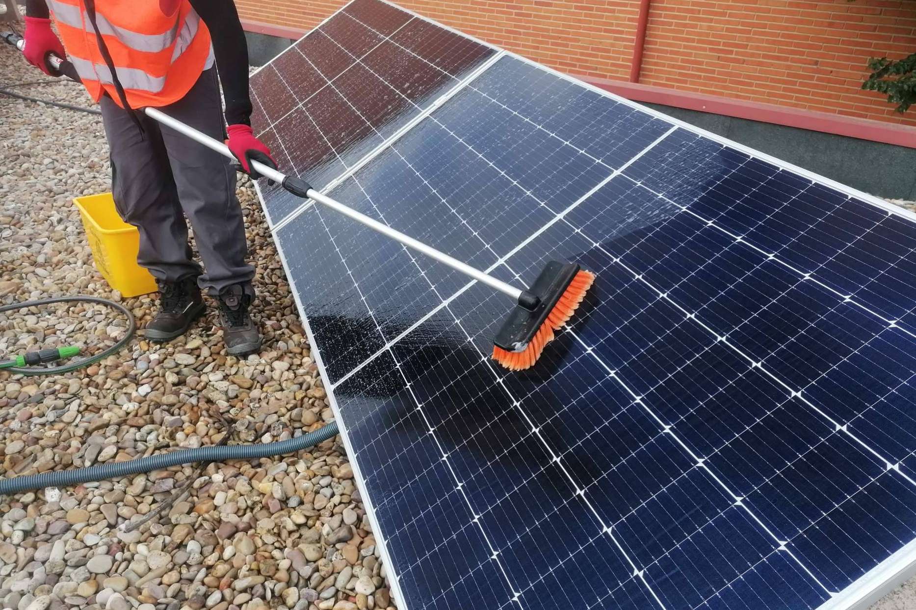 Mantenimiento de instalaciones fotovoltaicas, de la mano de Sunners