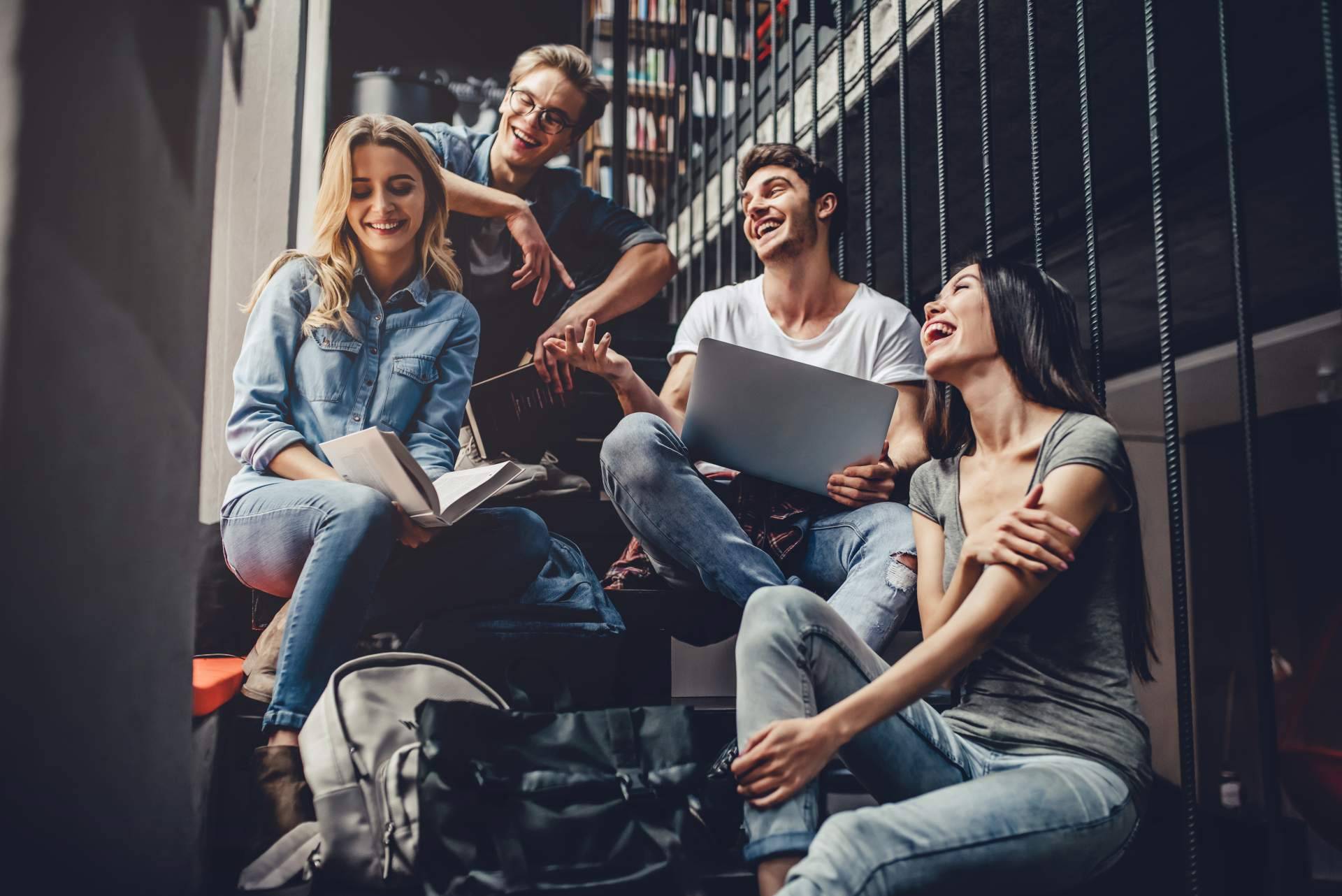 Conocer la solución de LIVE4LIFE para los estudiantes que buscan piso de alquiler en Andalucía