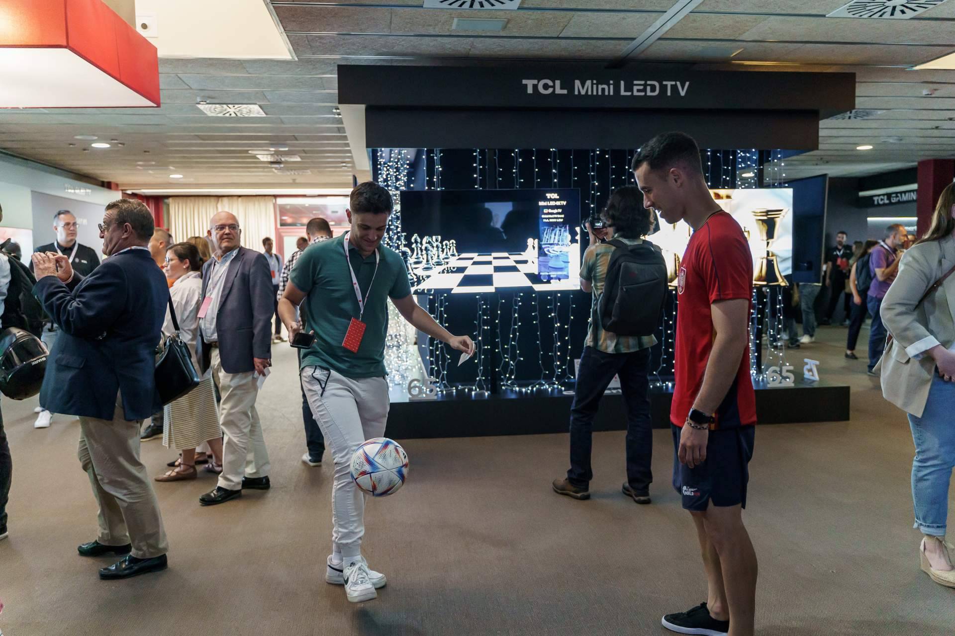 TCL dispone de Televisores 8K