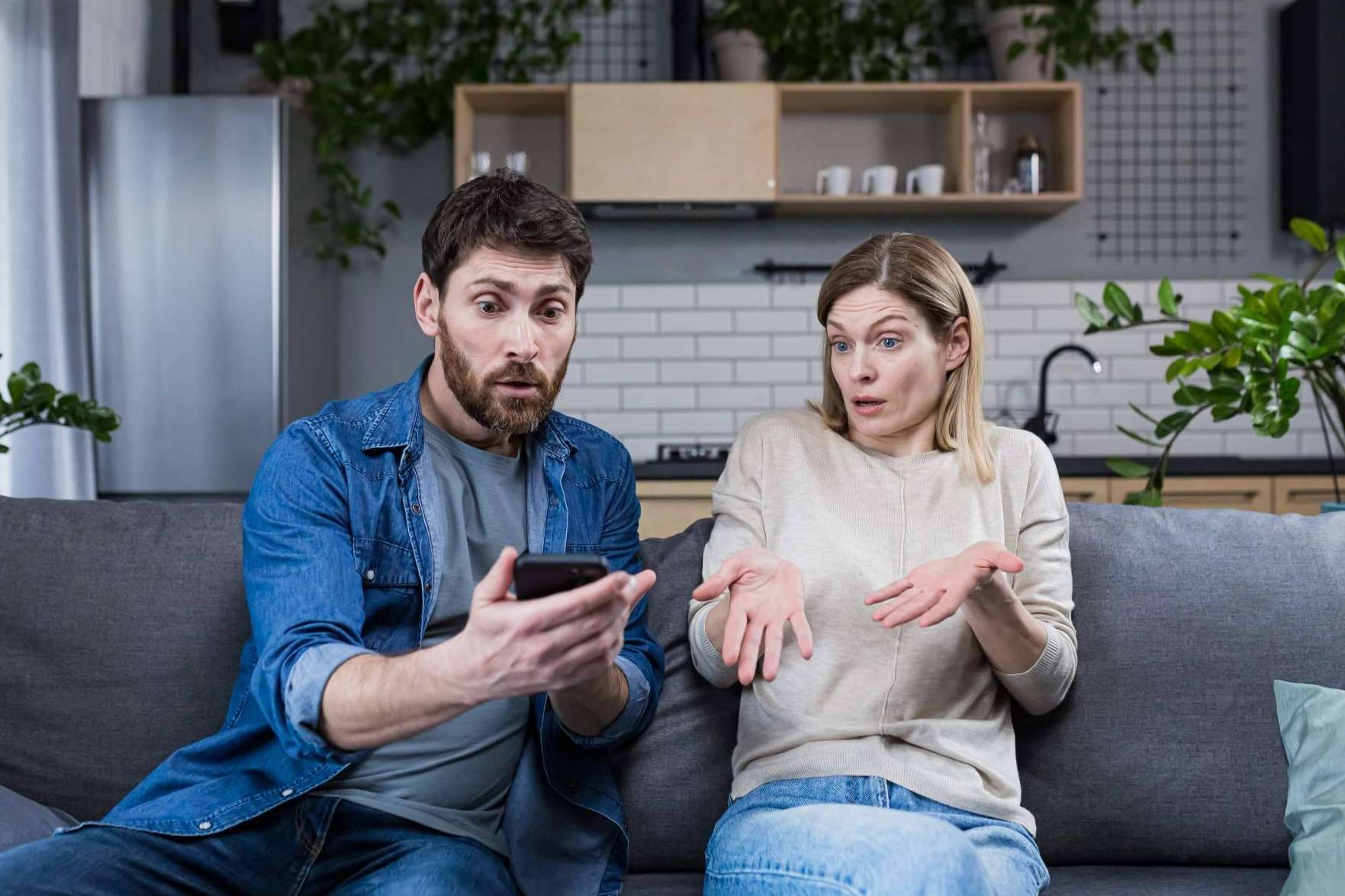 Si se duda de la pareja es legal contratar un detective privado