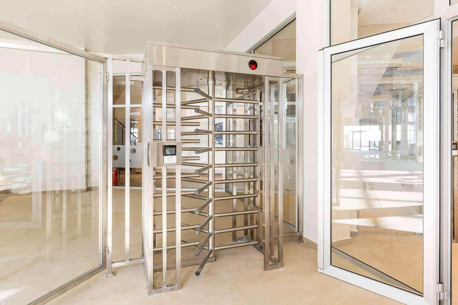 Los sistemas de control de seguridad de ASSA ABLOY siguen escalando posiciones en el mercado