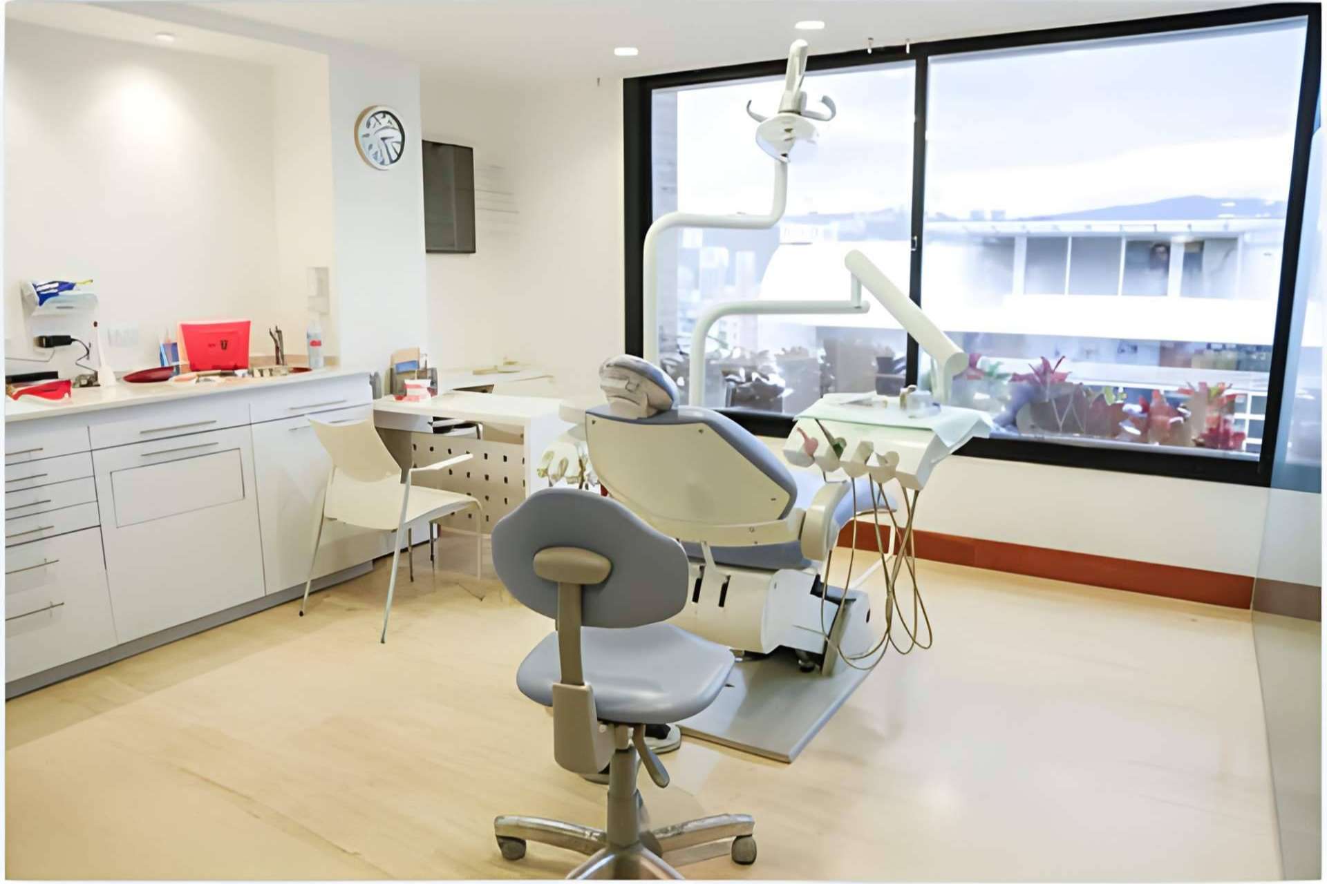 Tania Mouawad informa de la próxima reapertura de Dentiplus