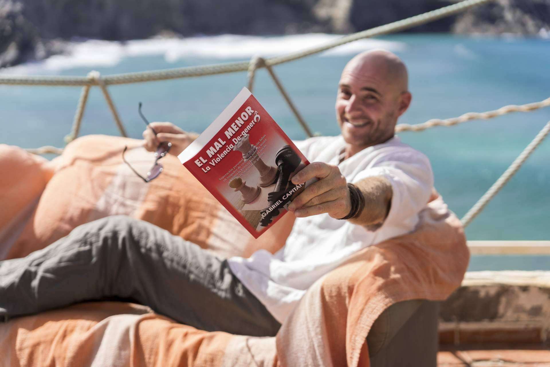 'El mal menor', un relato de superación personal de Gabriel Capitán