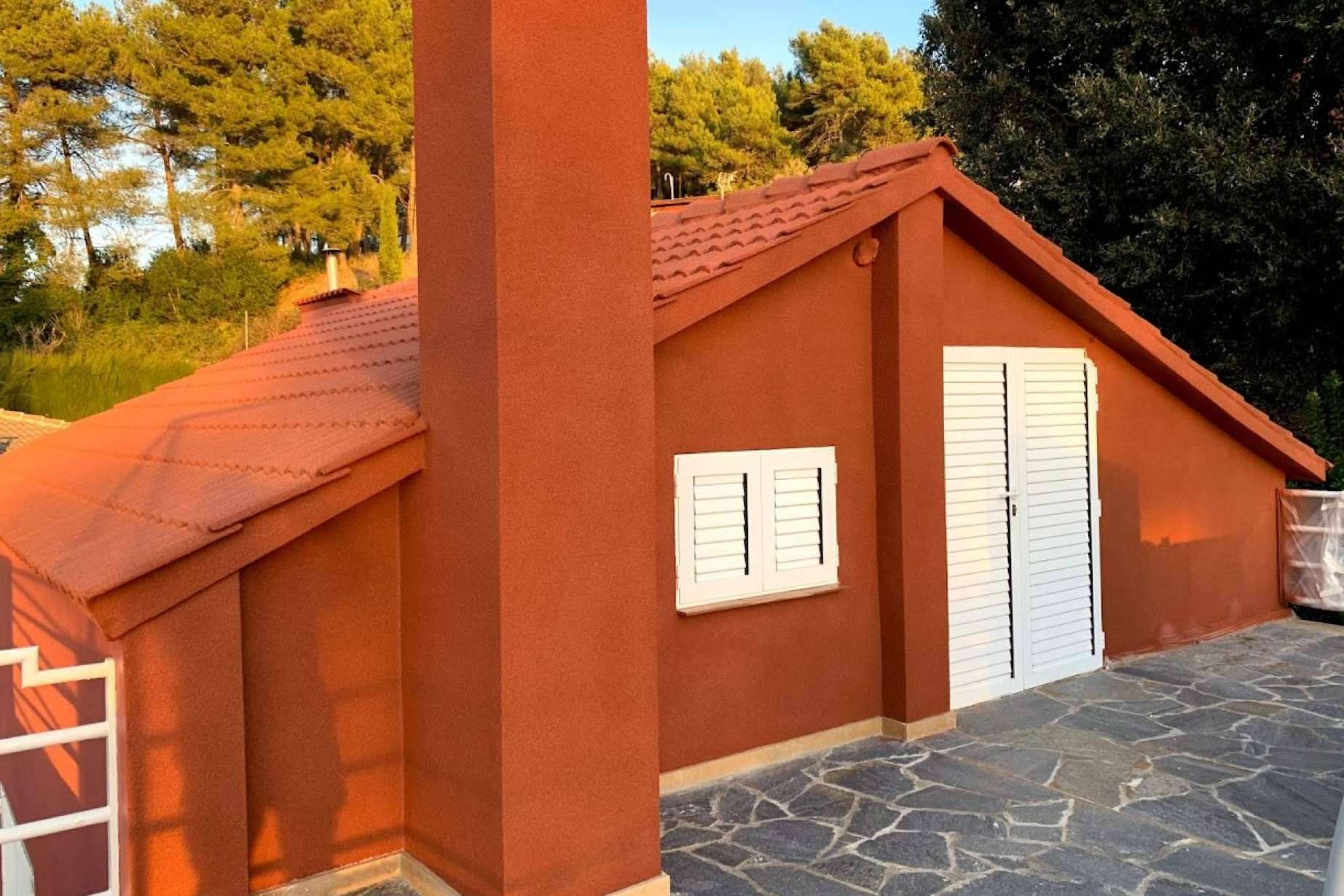 Corcho proyectado KliuCork®, la solución ecológica y polivalente que ofrece Kliu Solutions para la confortabilidad del hogar