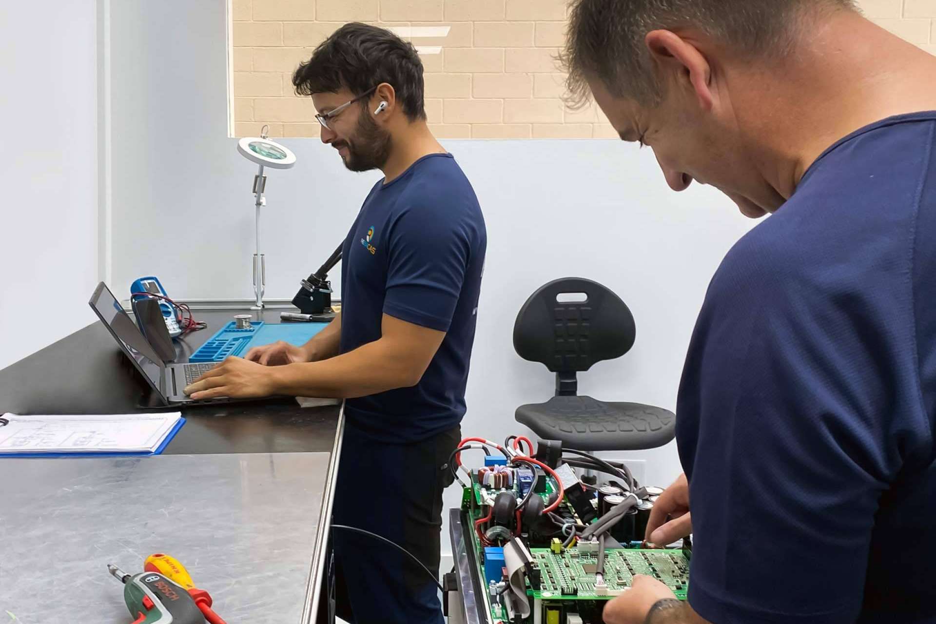 Rebacas celebra 10 años, servicio y productos para las energías renovables