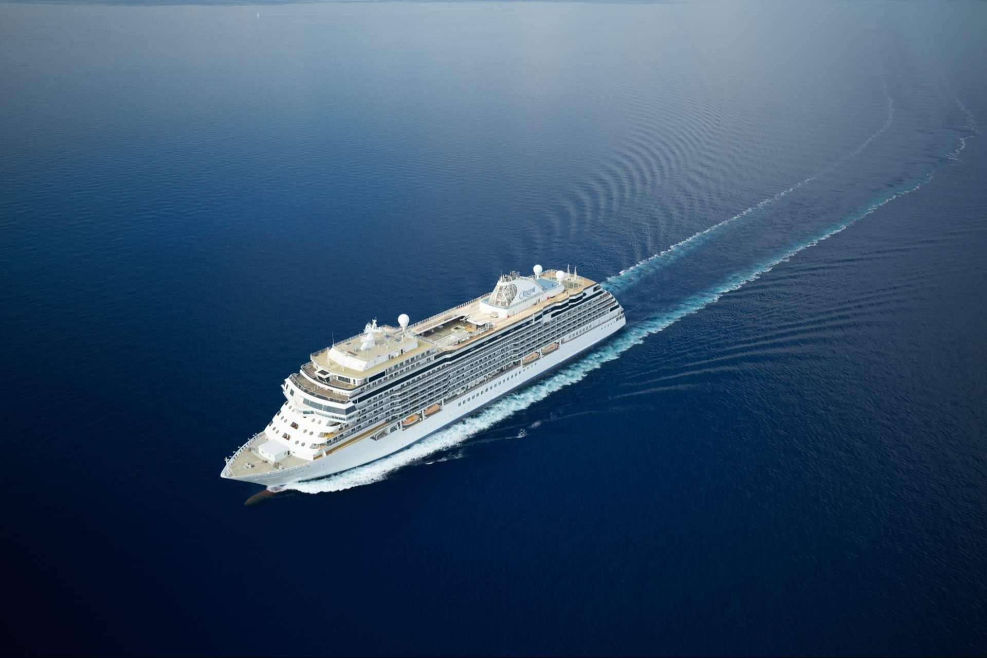 La mejora gratuita de dos categorías de suite en más de 430 viajes de Regent Seven Seas Cruises