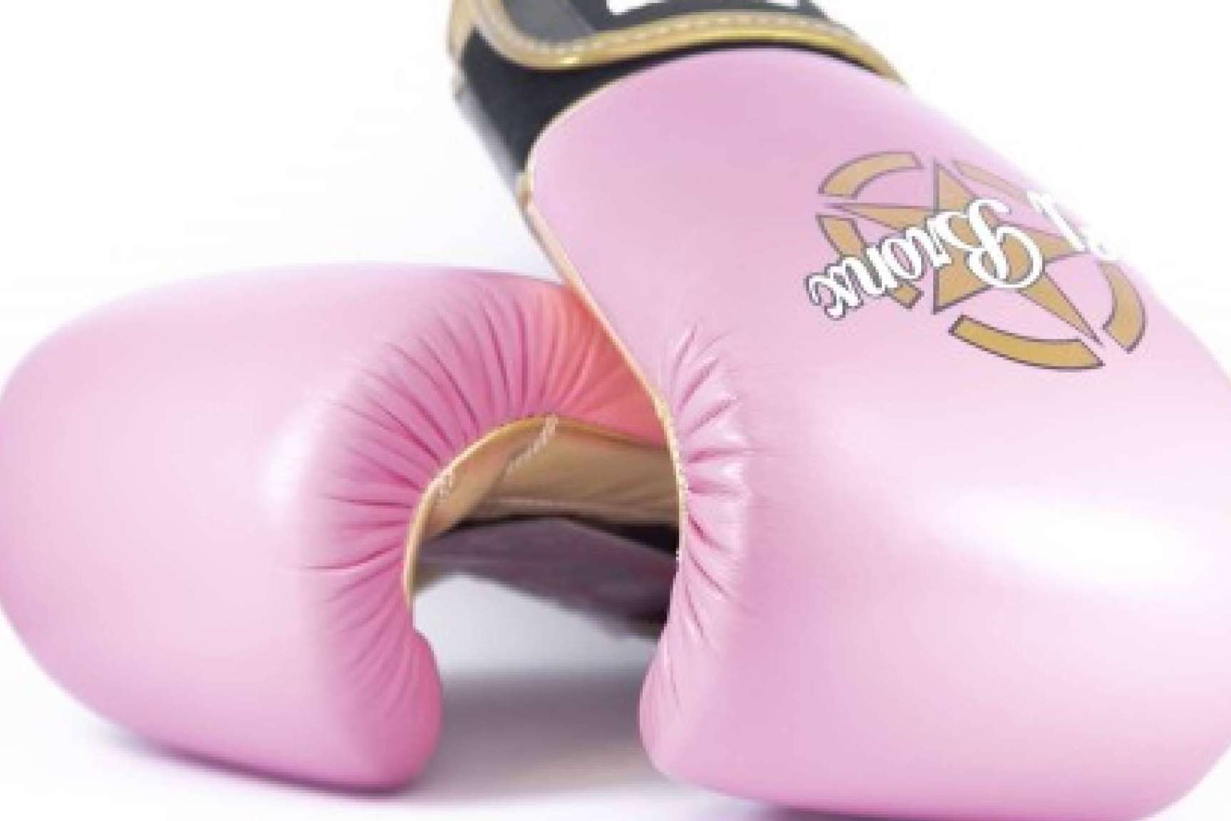 En la práctica de deportes de contacto es importante usar guantes de boxeo