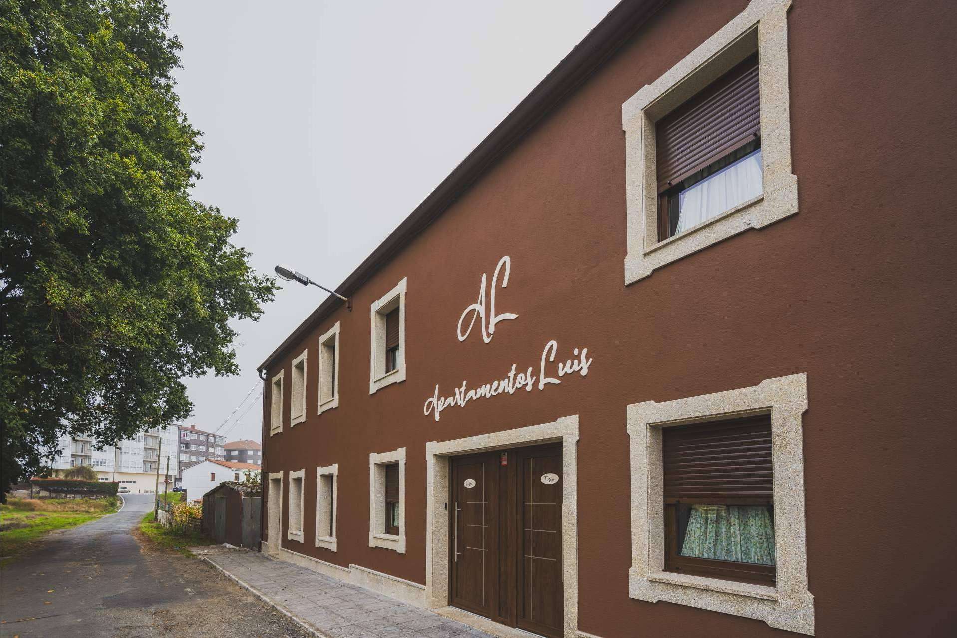 ¿Dónde encontrar un lugar en Arzúa para quedarse y conocer Galicia? Apartamentos Luis