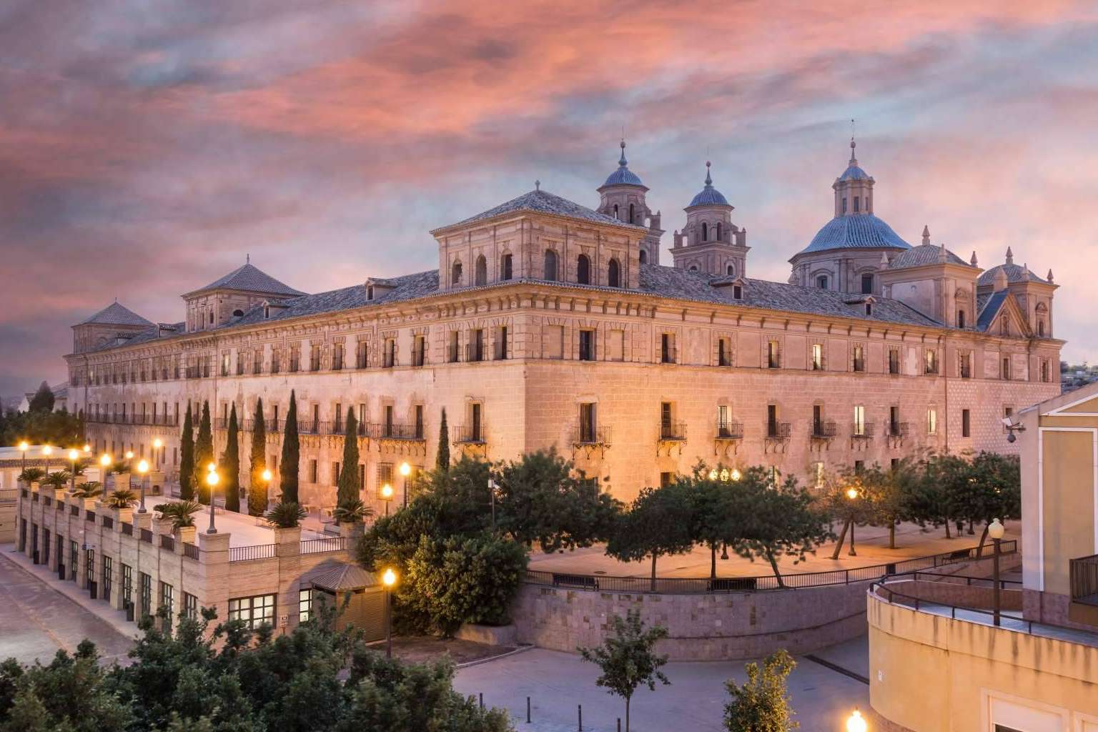 El vicedecano de Odontología de la UCAM colabora con el campeón Topuria con la creación de su protector bucal