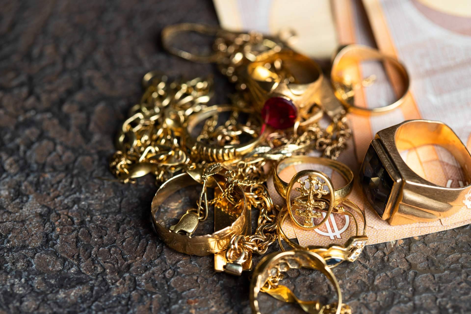 Cada pieza es única y tratada con el máximo valor en la tasación y compra de oro, joyas y relojes de Novecento