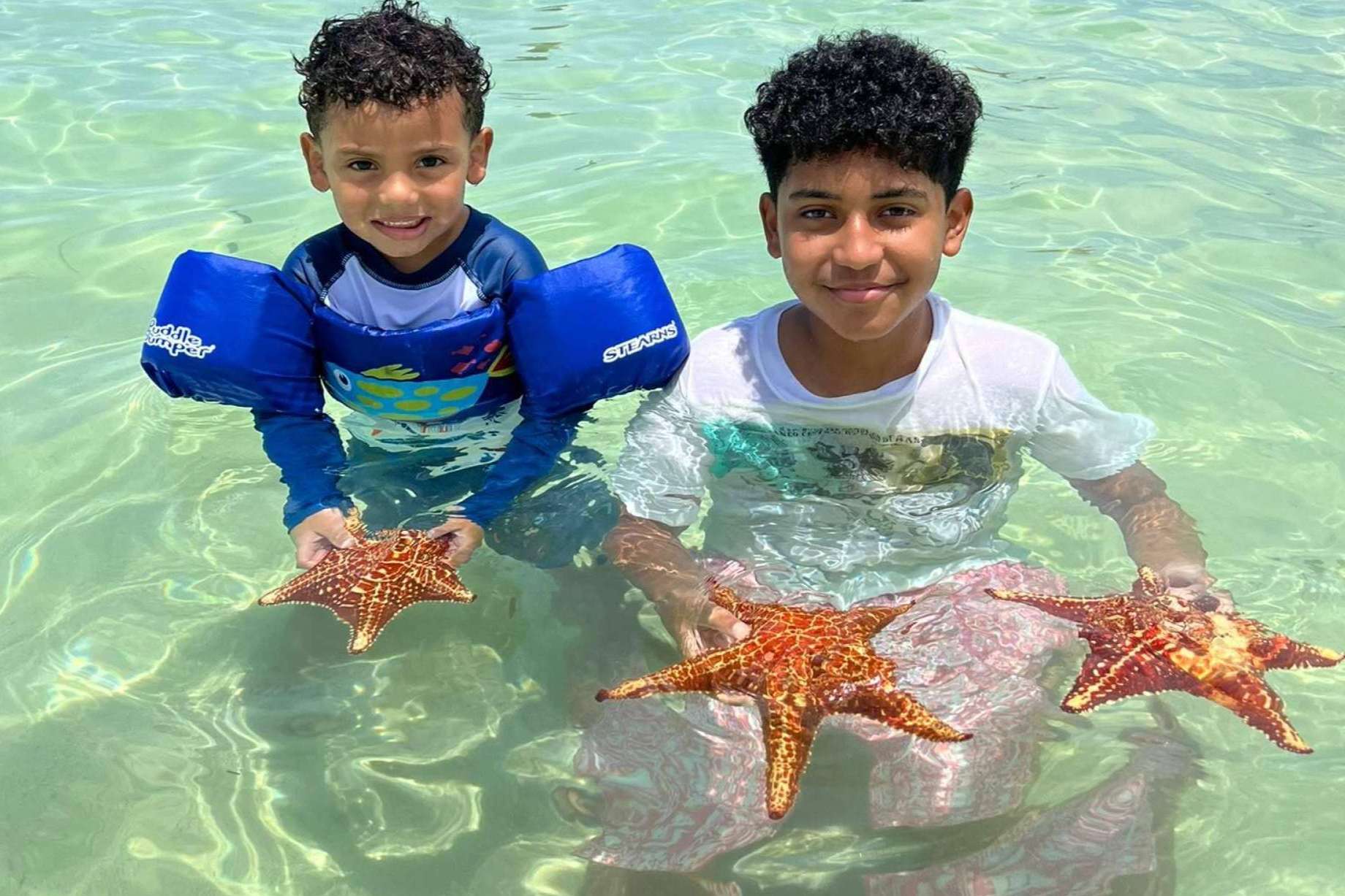 Visitar la playa Estrella de Mar con Cayman Ocean Adventures
