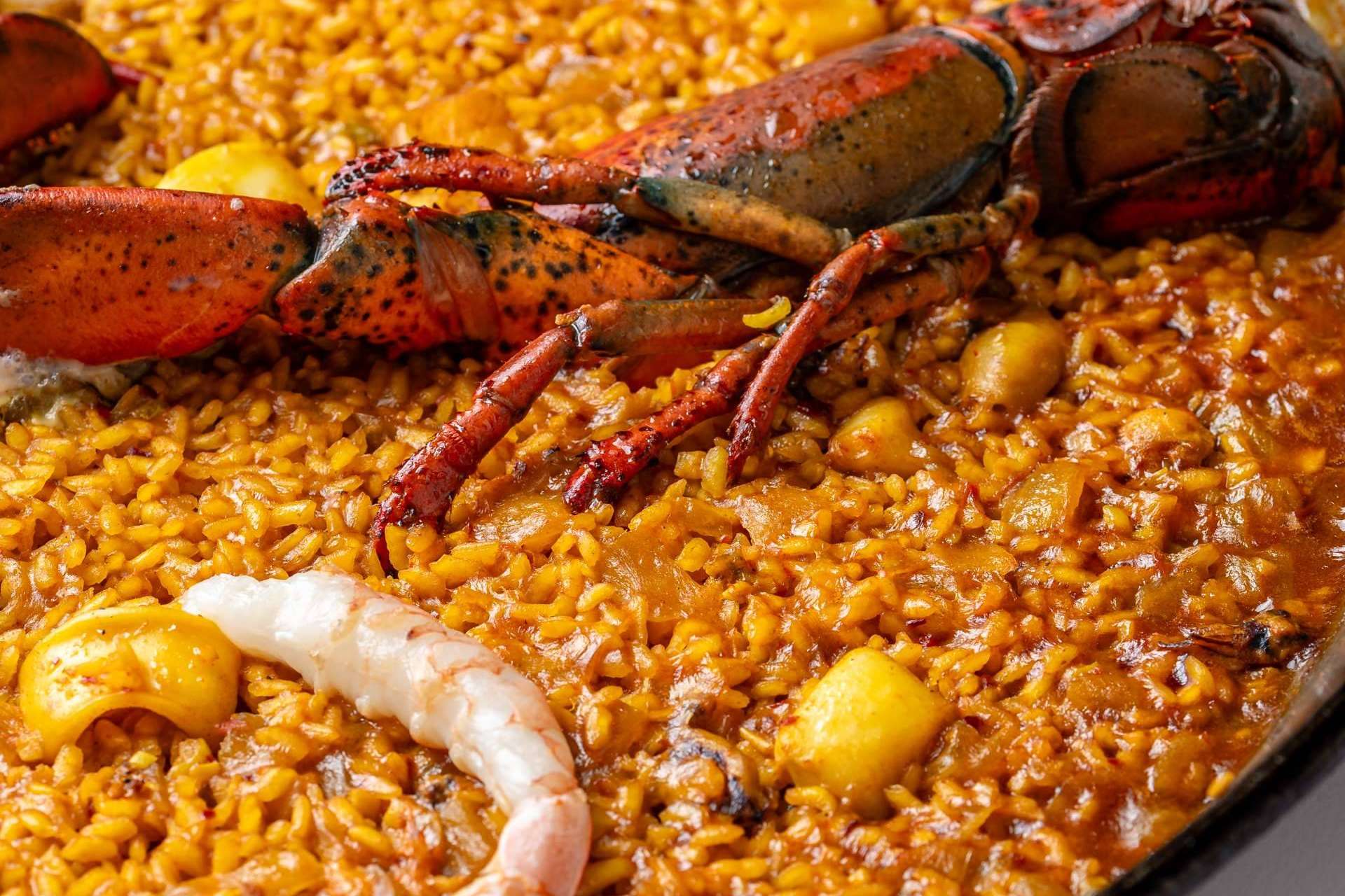 Paella va!; El delivery de paellas en caldero de hierro que está revolucionando la comida tradicional