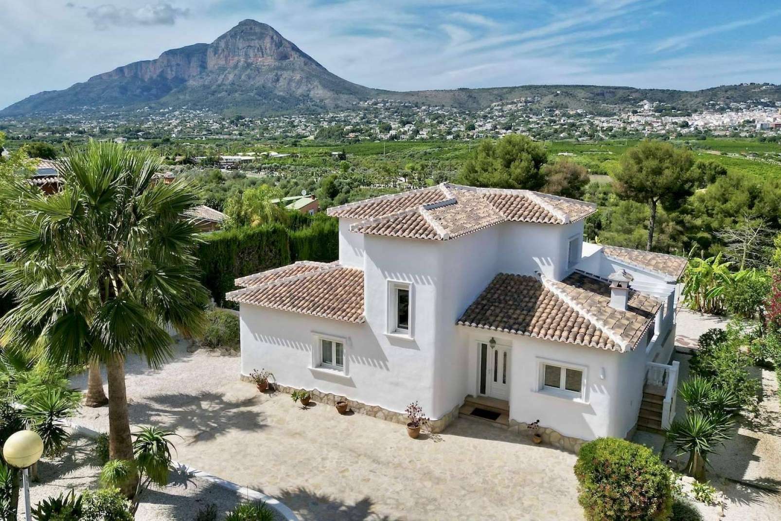 MG Villas Luxury Property cuenta con una cartera exclusiva de villas en venta en Jávea