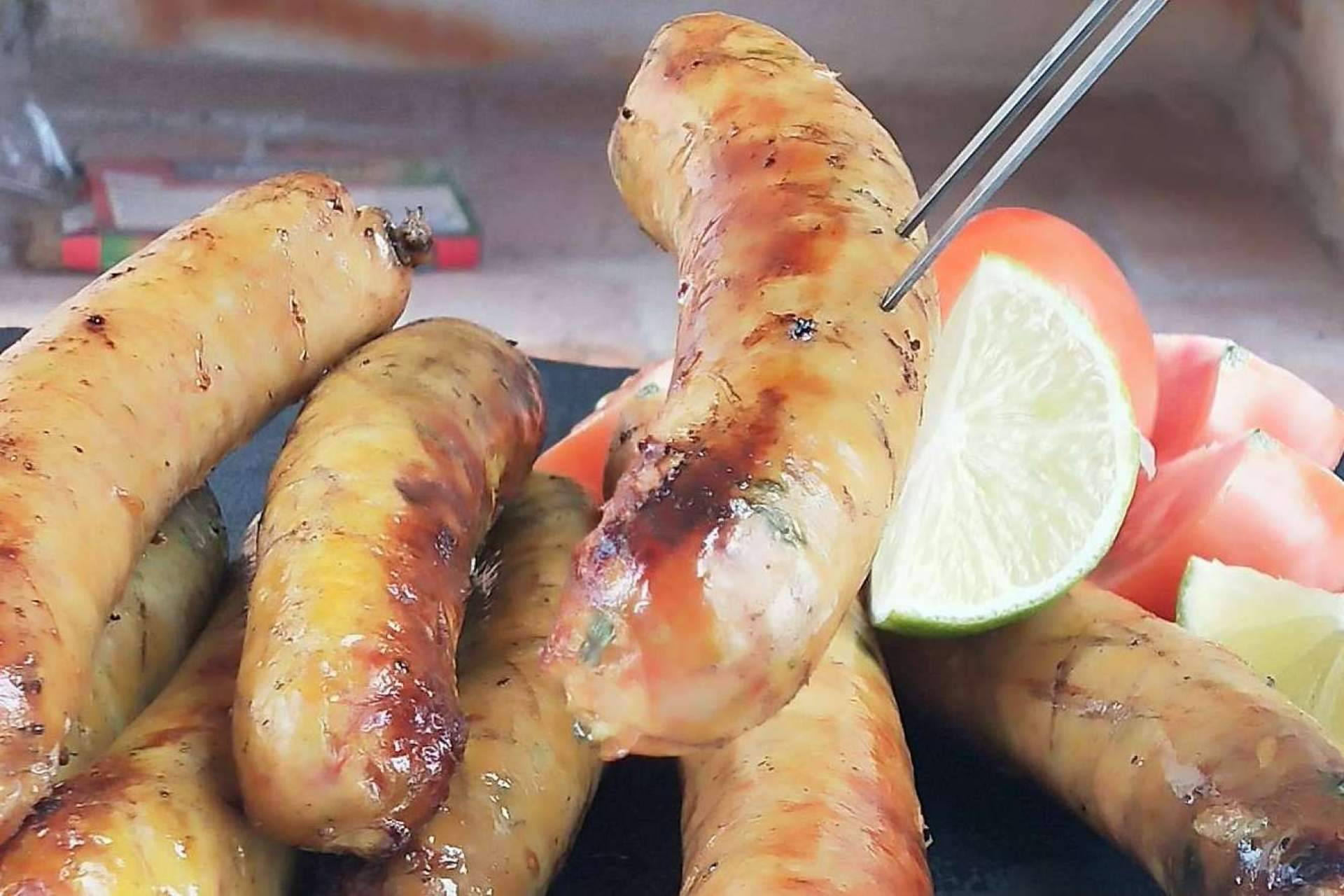 Triunfan en París los chorizos colombianos de D'Carnilsa