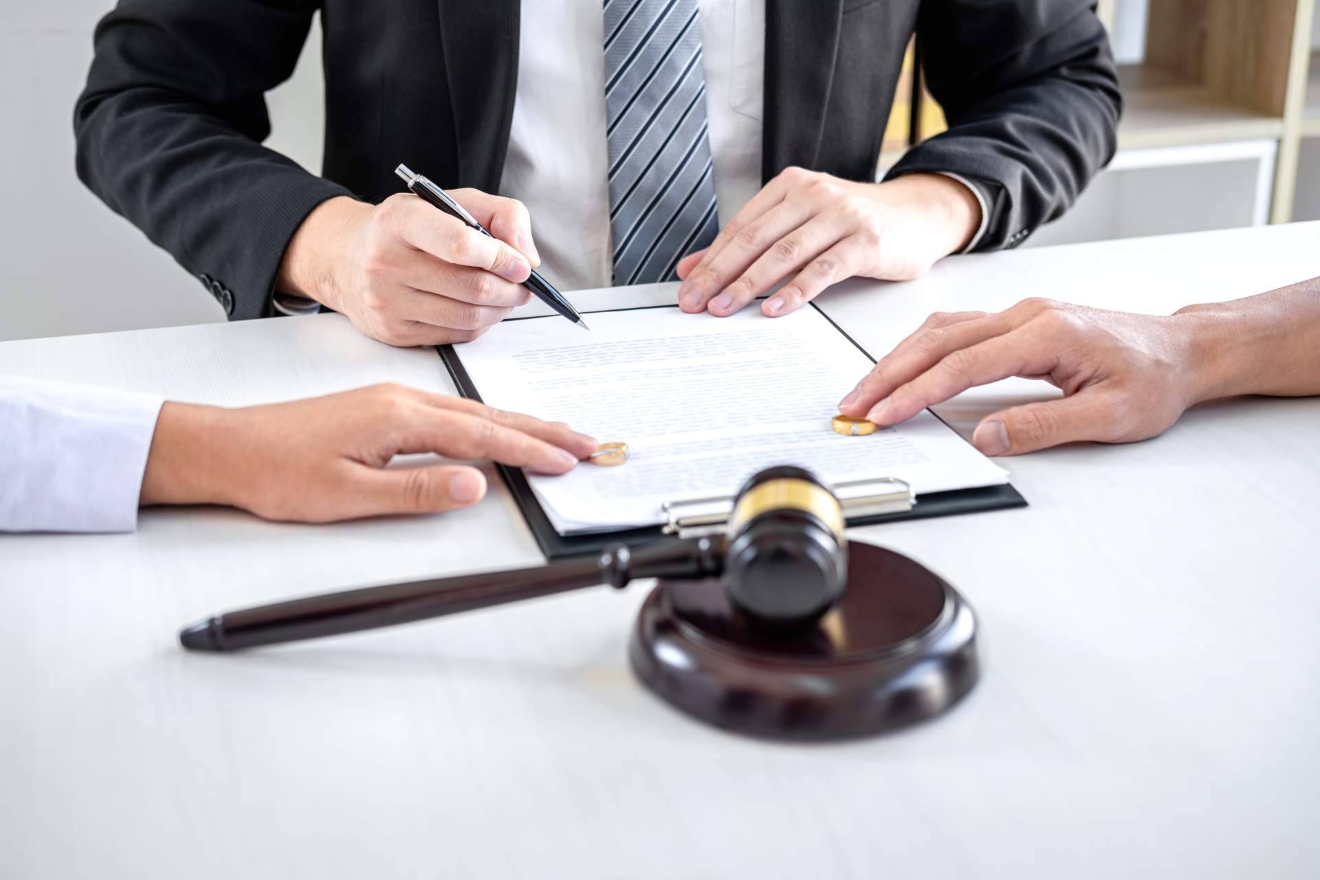 Oportuna Legal acerca de las comisiones bancarias
