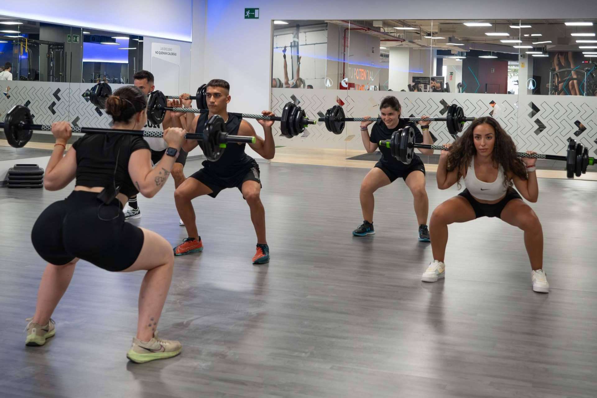 Trabajar para la salud y la diversión en los gimnasios VivaGym