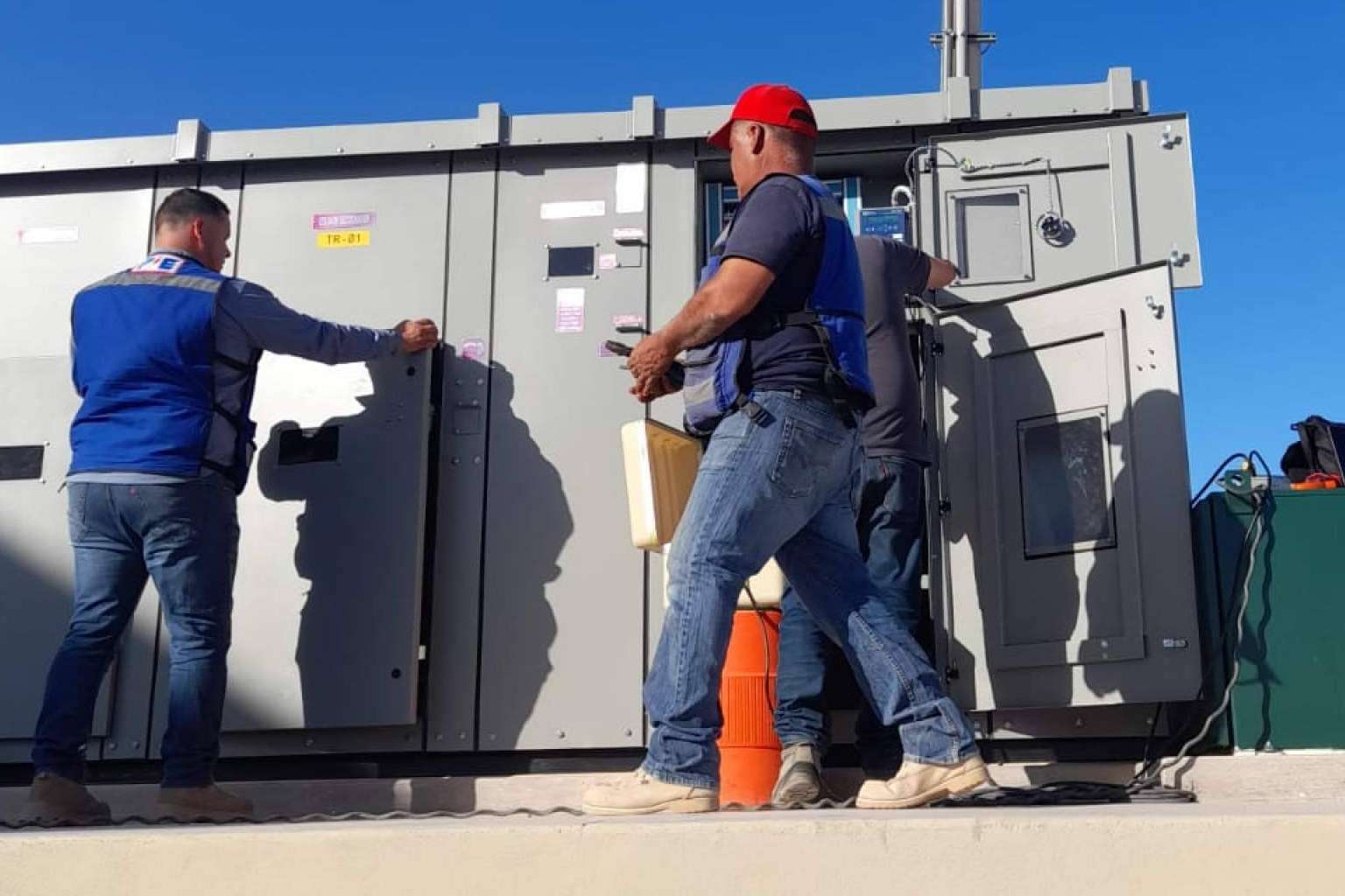 Elegir un buen equipamiento eléctrico es esencial en proyectos de infraestructura y obra civil