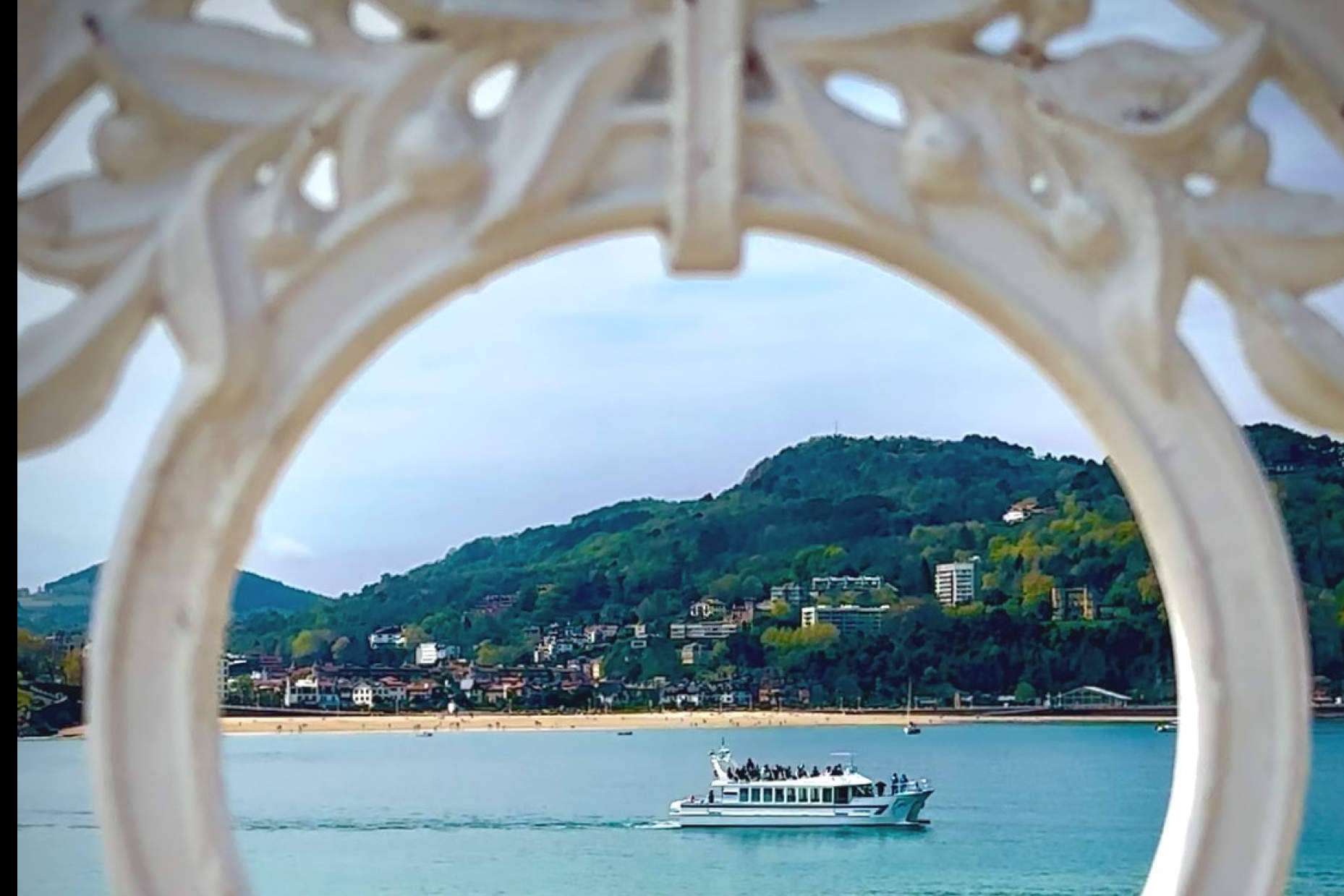 Conseguir el recuerdo más bonito de San Sebastián con los paseos en barco de Ciudad San Sebastián