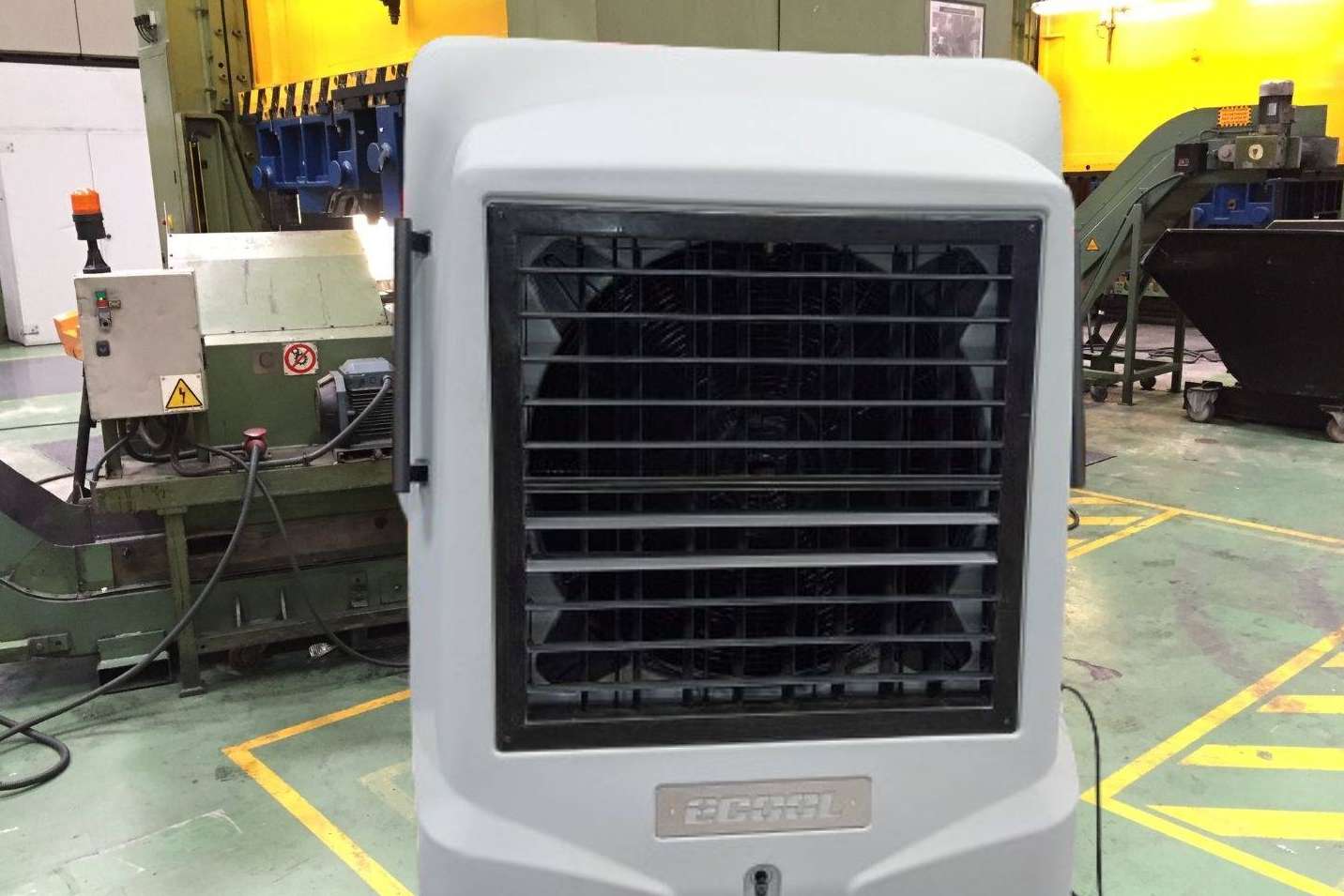 La empresa Esencial Cool ofrece equipos de climatización evaporativa portátil