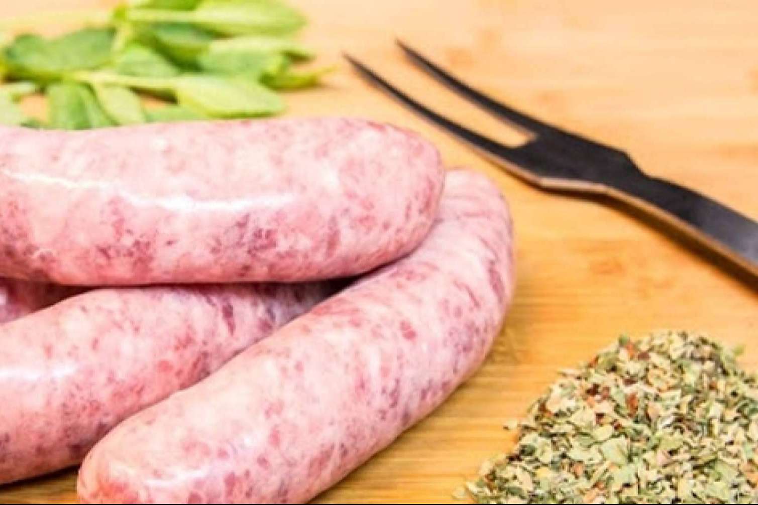La preparación del chorizo criollo estilo argentino de Delicatessen Argentina