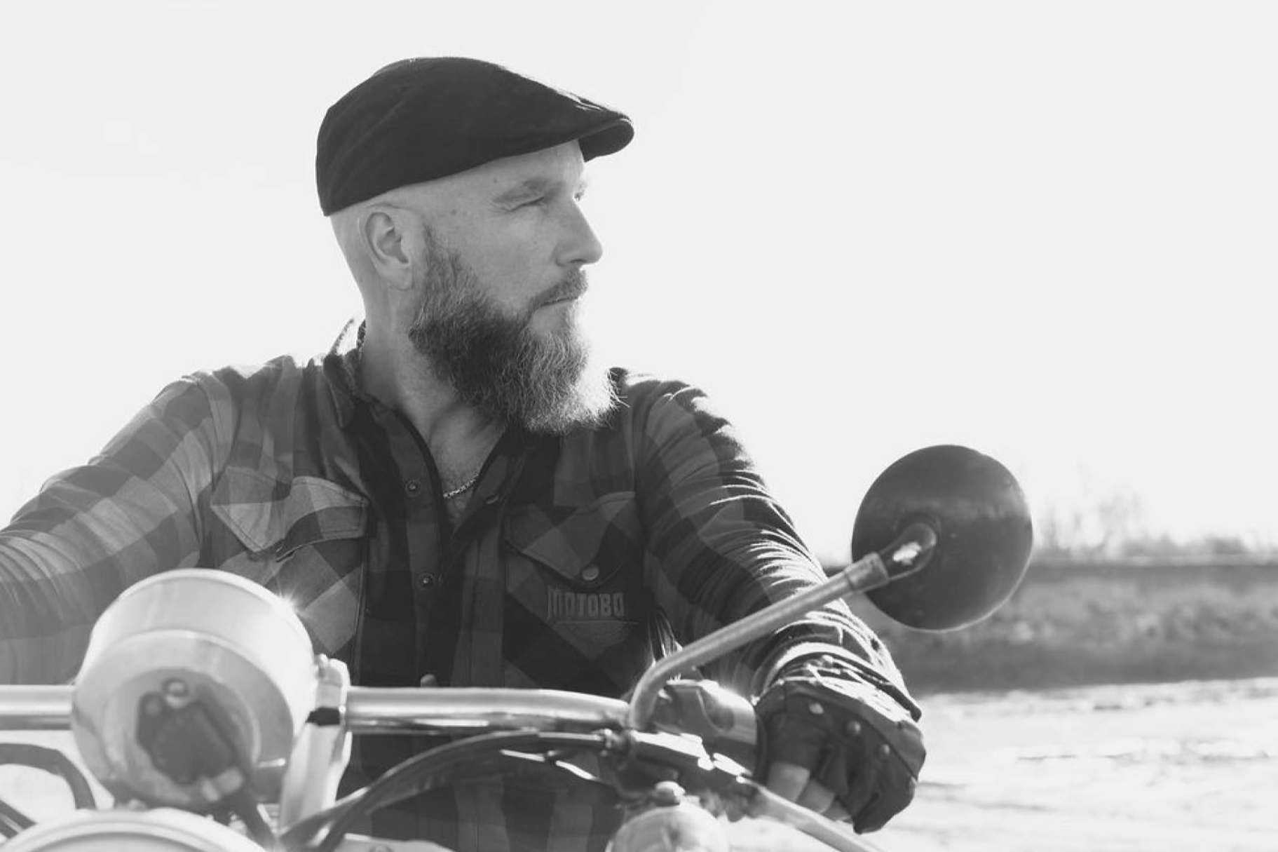 MotoBoar, la marca que no deja indiferente a ningún motero. Una entrevista con su fundador Paco Naranjo