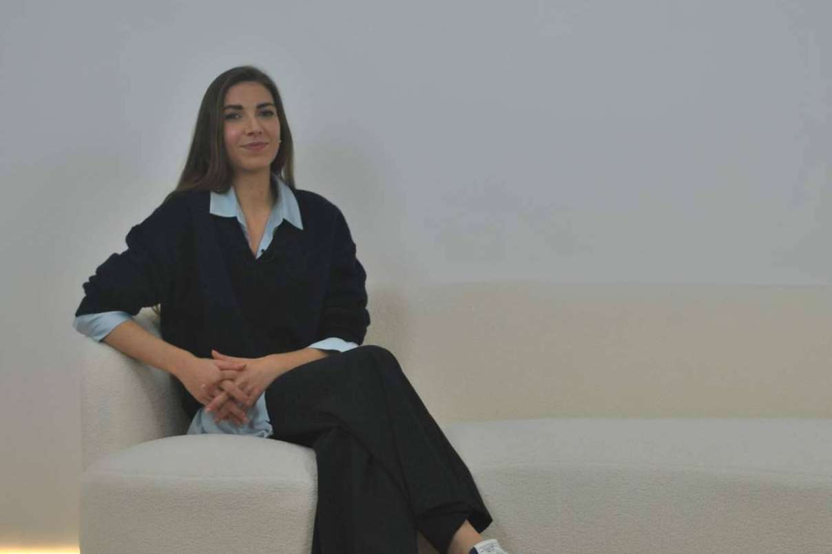 La fundadora de Hygge Bienestar, Mar Escobedo Romero, concede una entrevista