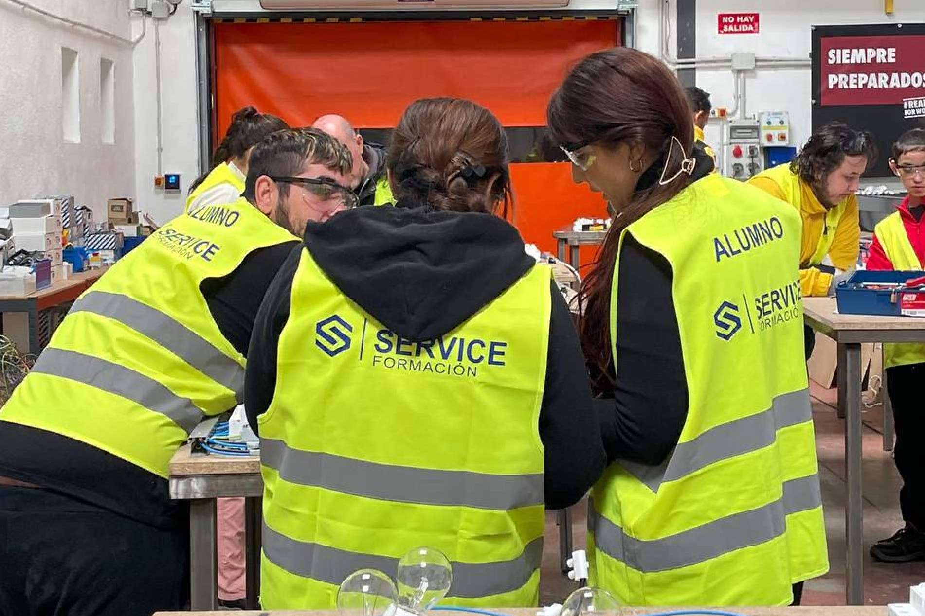 Un centro de formación acreditado por el SEPE y la Comunidad de Madrid, Servicedoor Formación