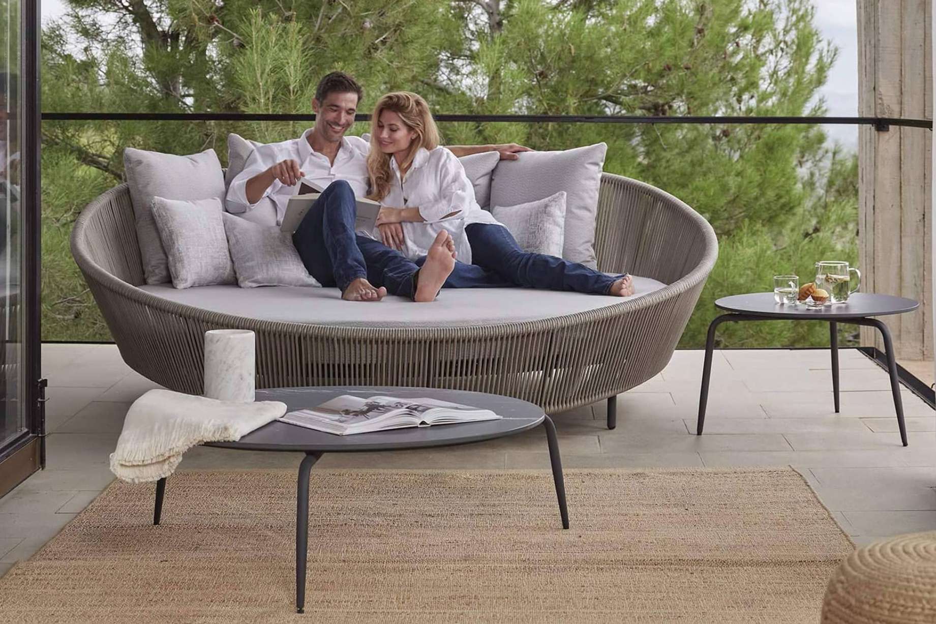 Venta online de muebles, iluminación y complementos de decoración de interior y exterior de la mano de Decoración Beltrán