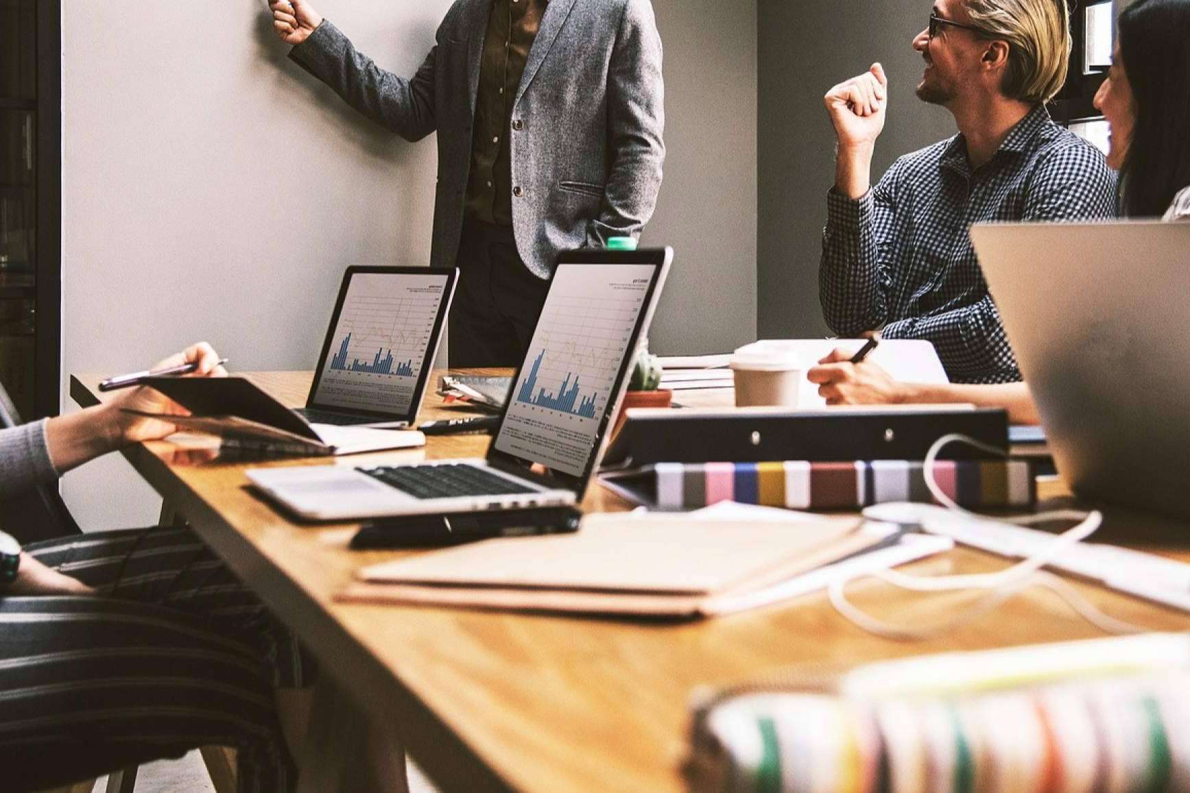 Servicios de diseño gráfico y marketing de la mano de Ernest Carballido