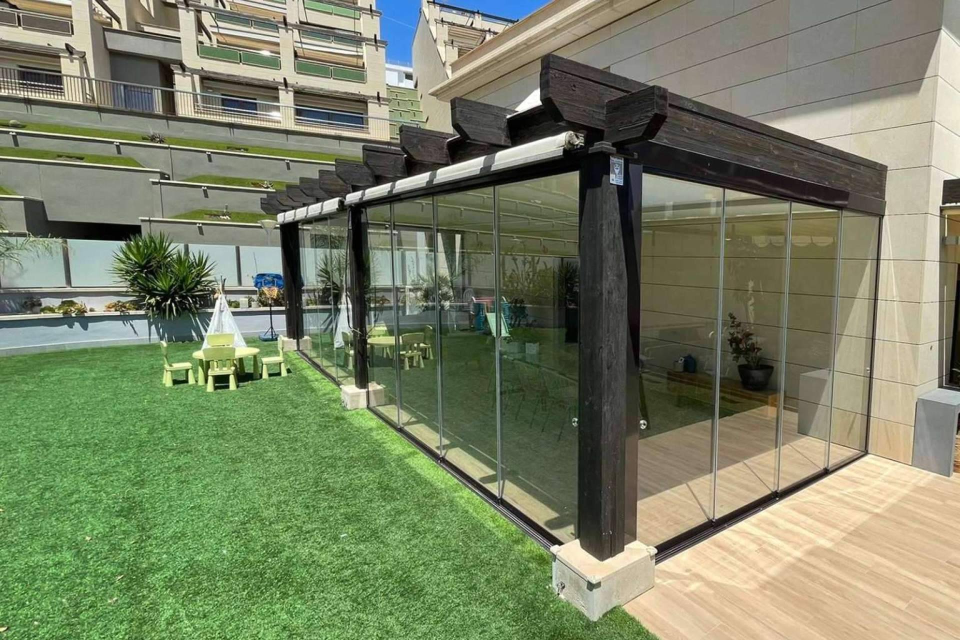 Airclos presenta unas cortinas de cristal de máxima transparencia y minimalismo
