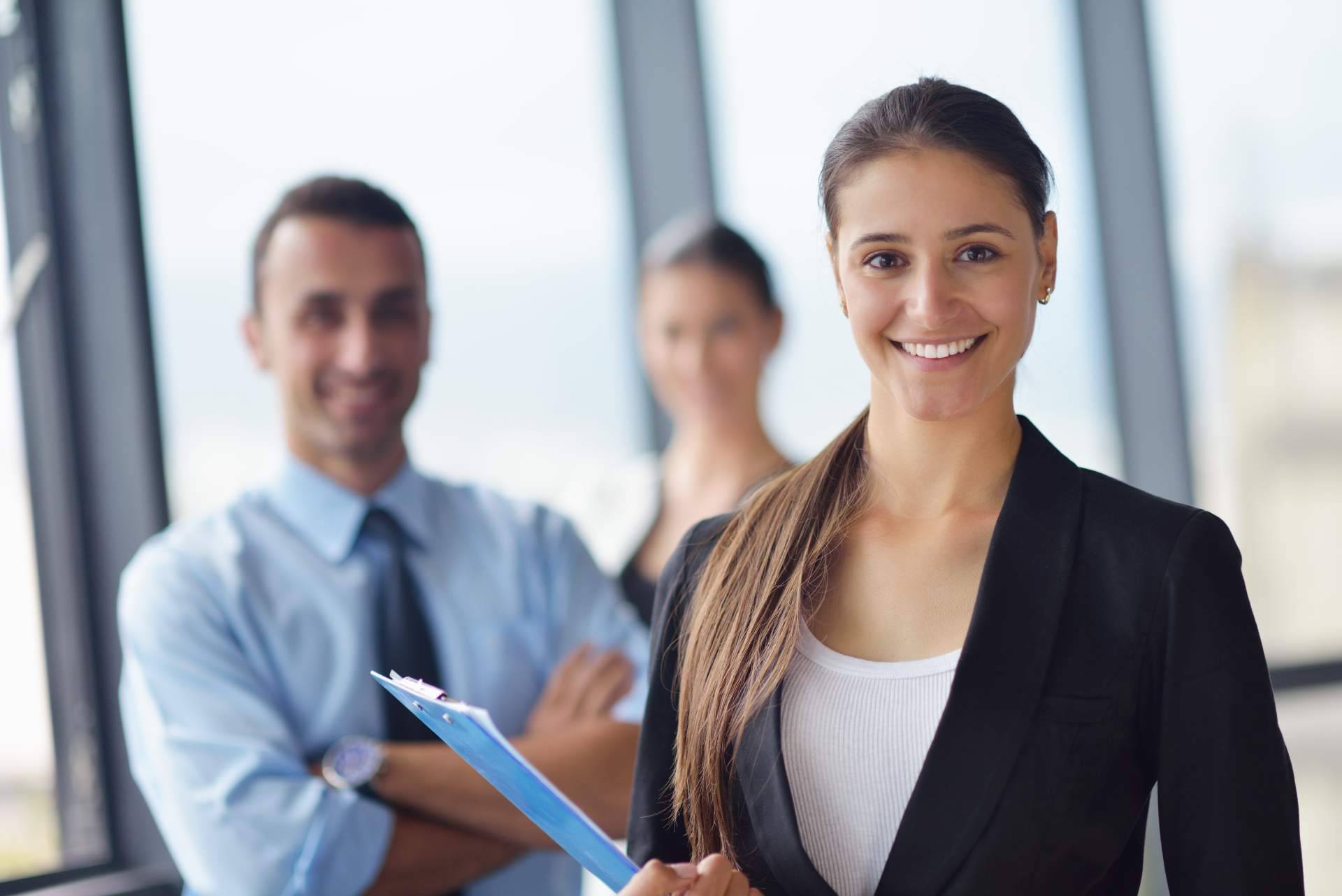 El equipo experimentado de traductores jurados en Madrid de ENAI E-Consulting Internacional