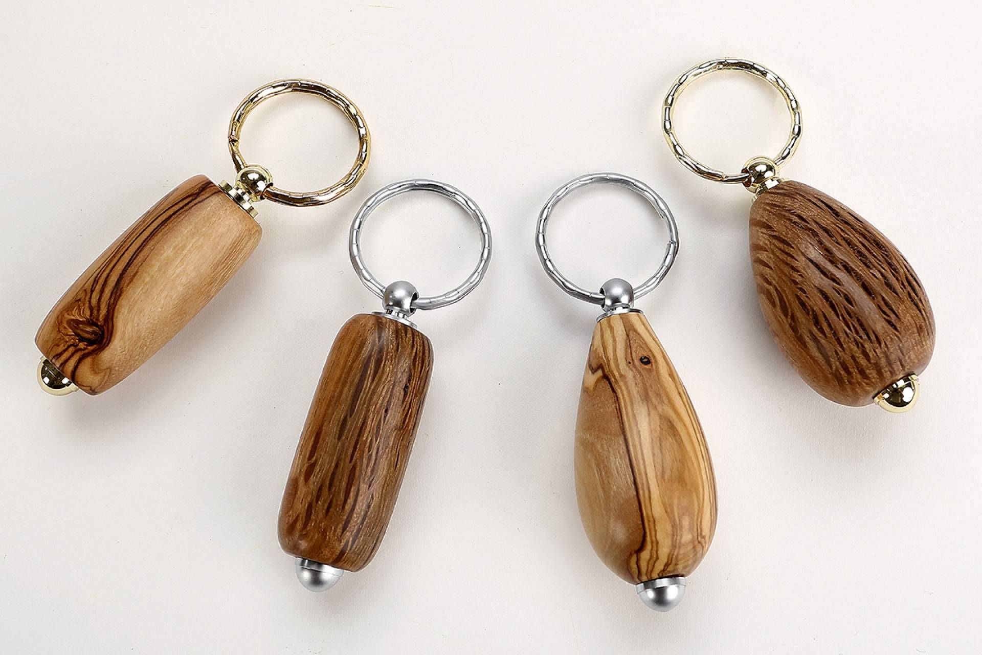 Accesorios de Madera Joyas conjuga creatividad y originalidad en la personalización de llaveros artesanales