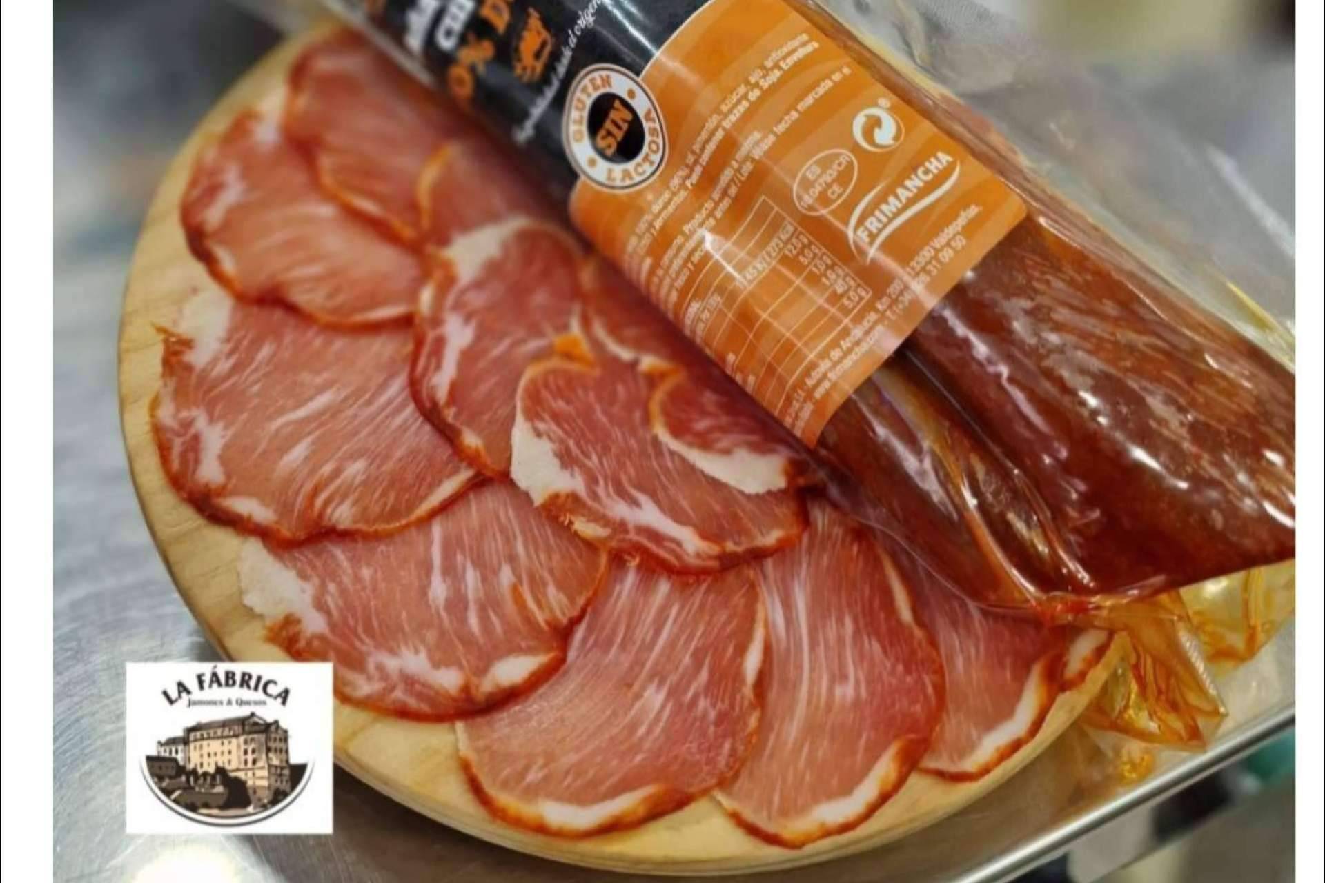 La Fábrica Jamones & Quesos ofrece la caña de lomo Duroc, una delicia para el paladar