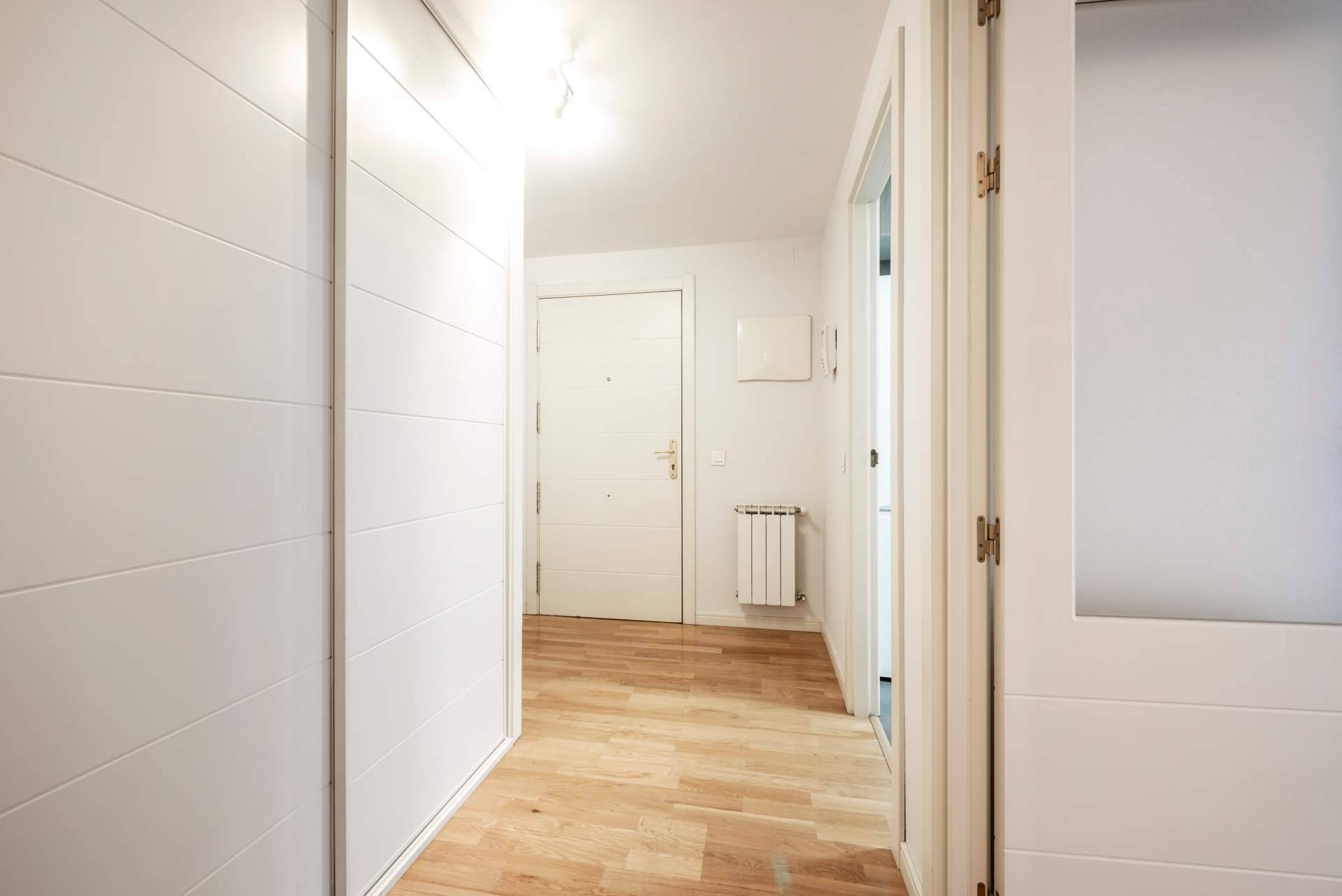 Encontrar especialistas en instalación de parquet y puertas de interior, en ApliService