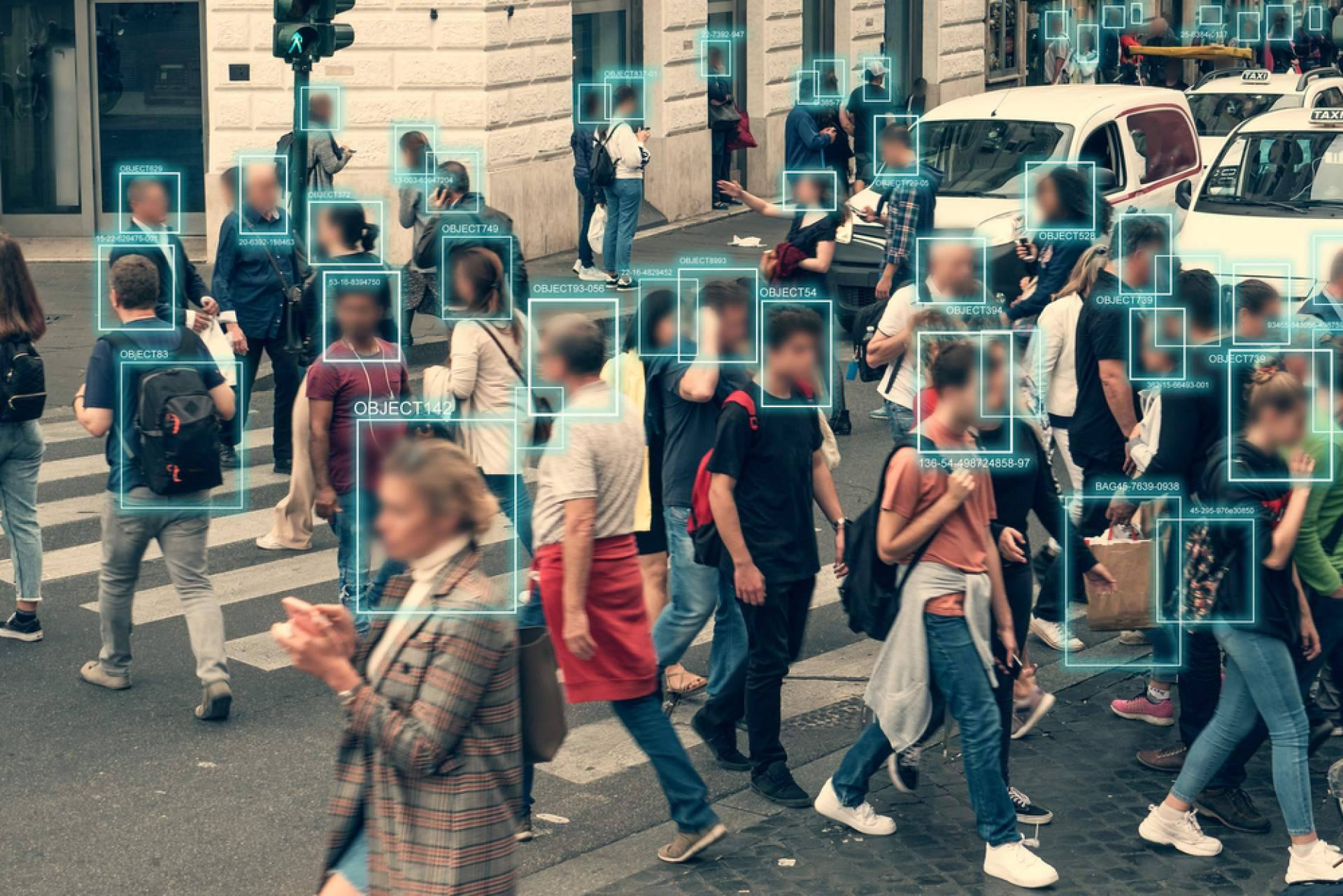Ventajas de la aplicación de IA generativa (GenAI) para gestionar grandes volúmenes de datos, por Conecta Wireless