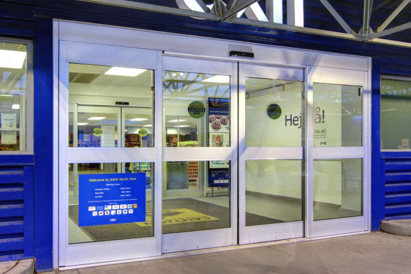 ASSA ABLOY instala puertas automáticas para comercios