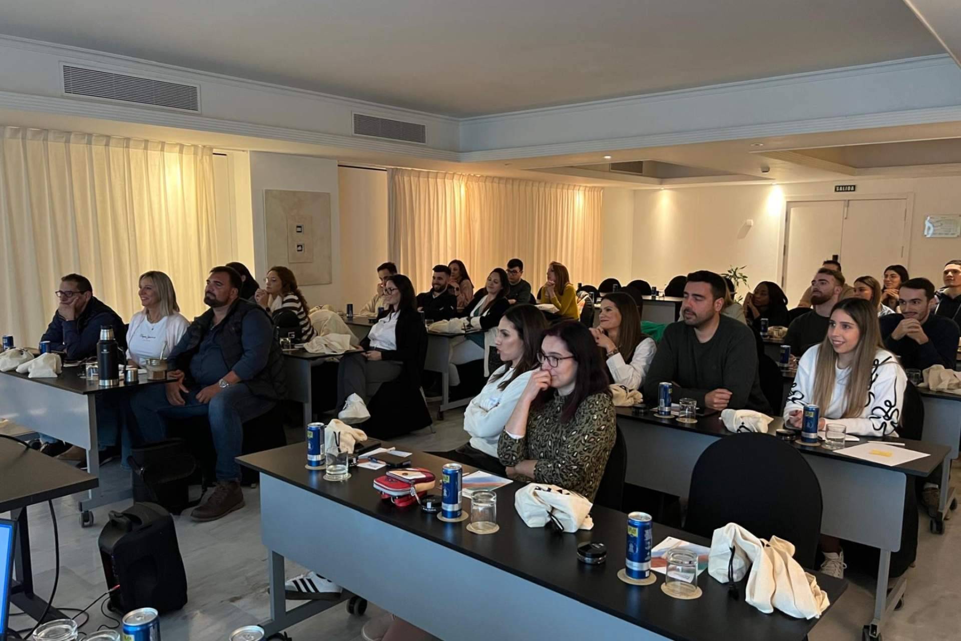 El 90% del liderazgo en AllZone es femenino