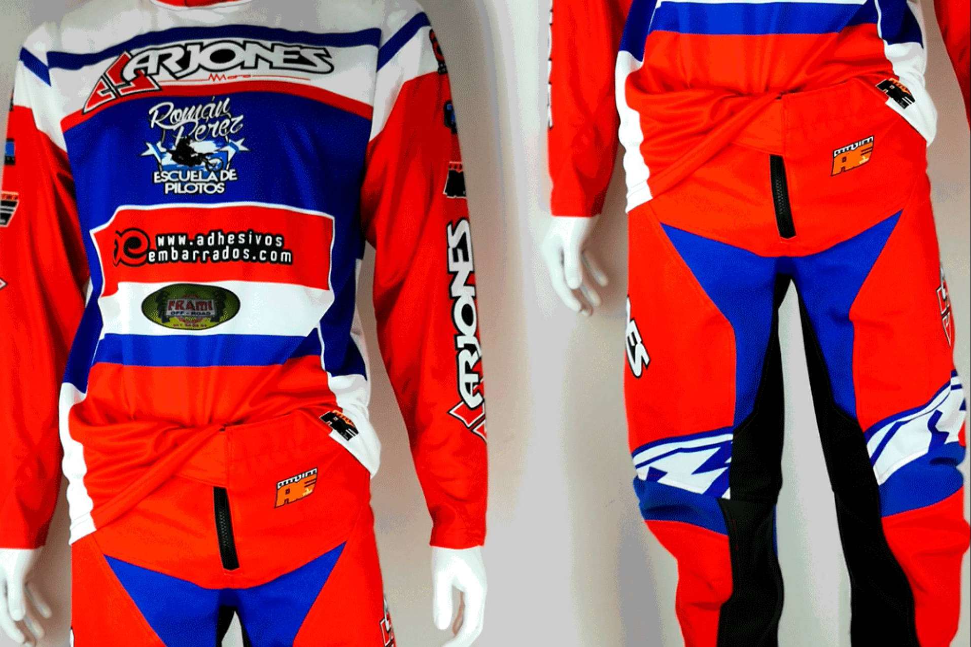 Personalización de camisetas para motocross con ADHESIVOSEMBARRADOS