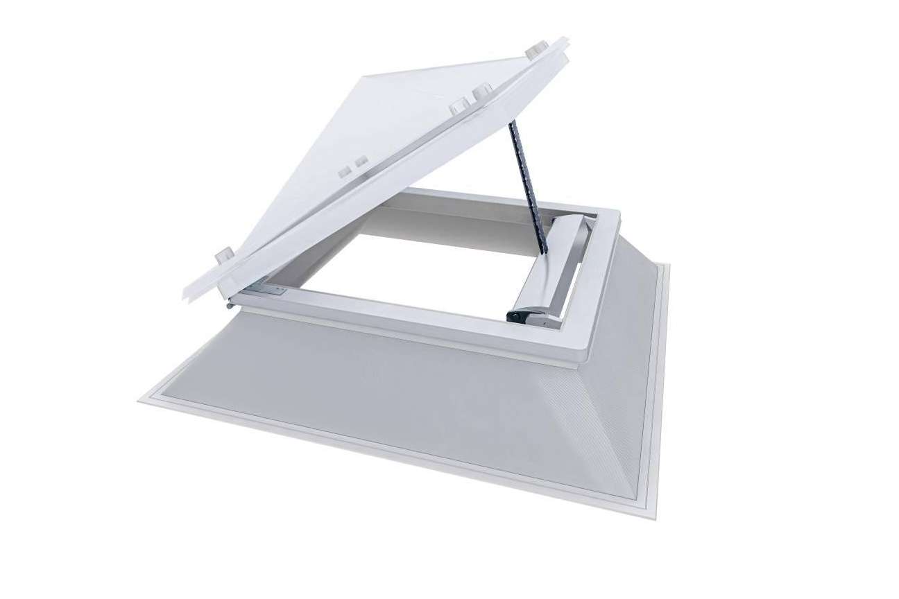 La instalación de una claraboya eléctrica es una solución cómoda para iluminar y ventilar espacios