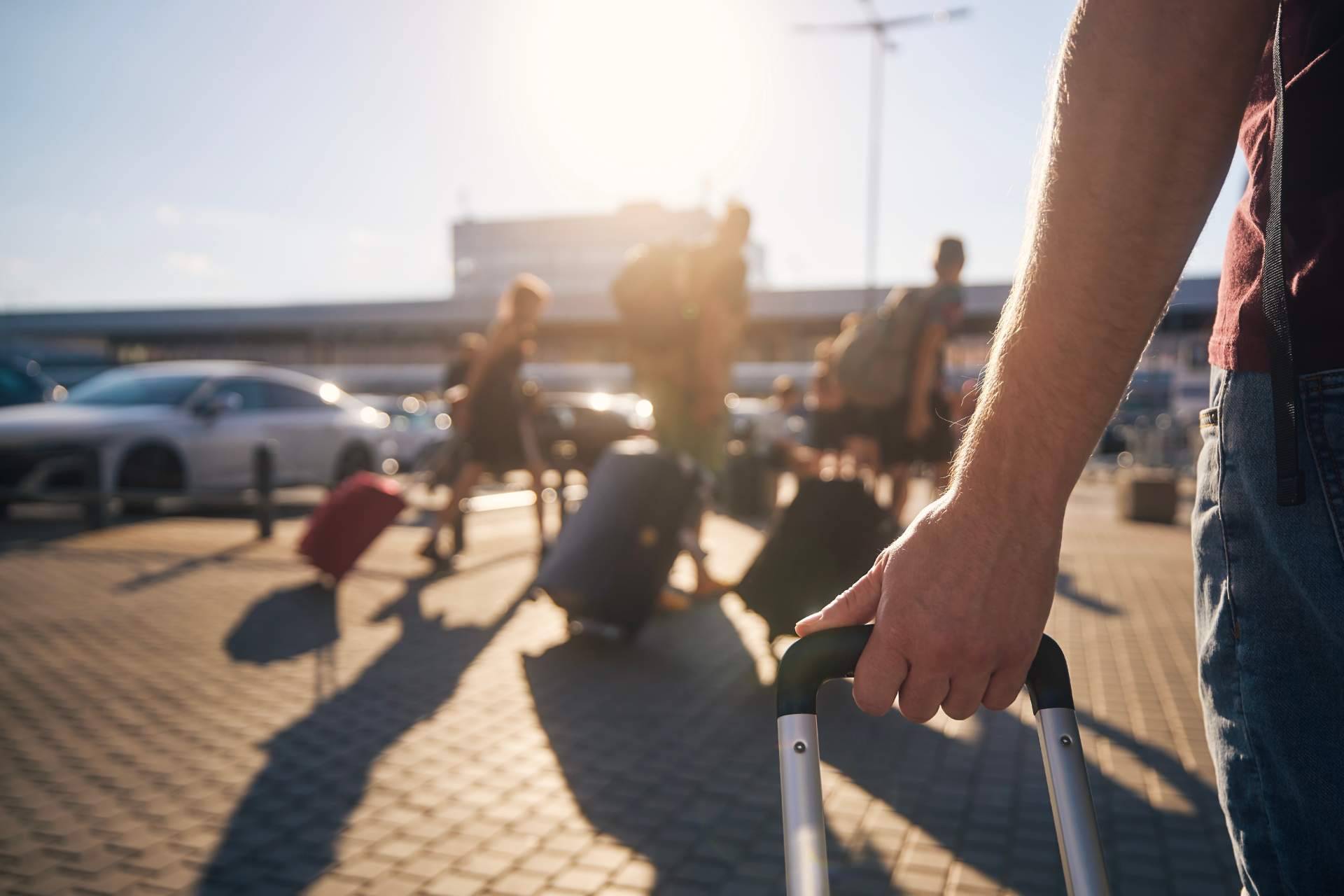 Servicio de estacionamiento lowcost en el aeropuerto de Alicante con Apárcalo