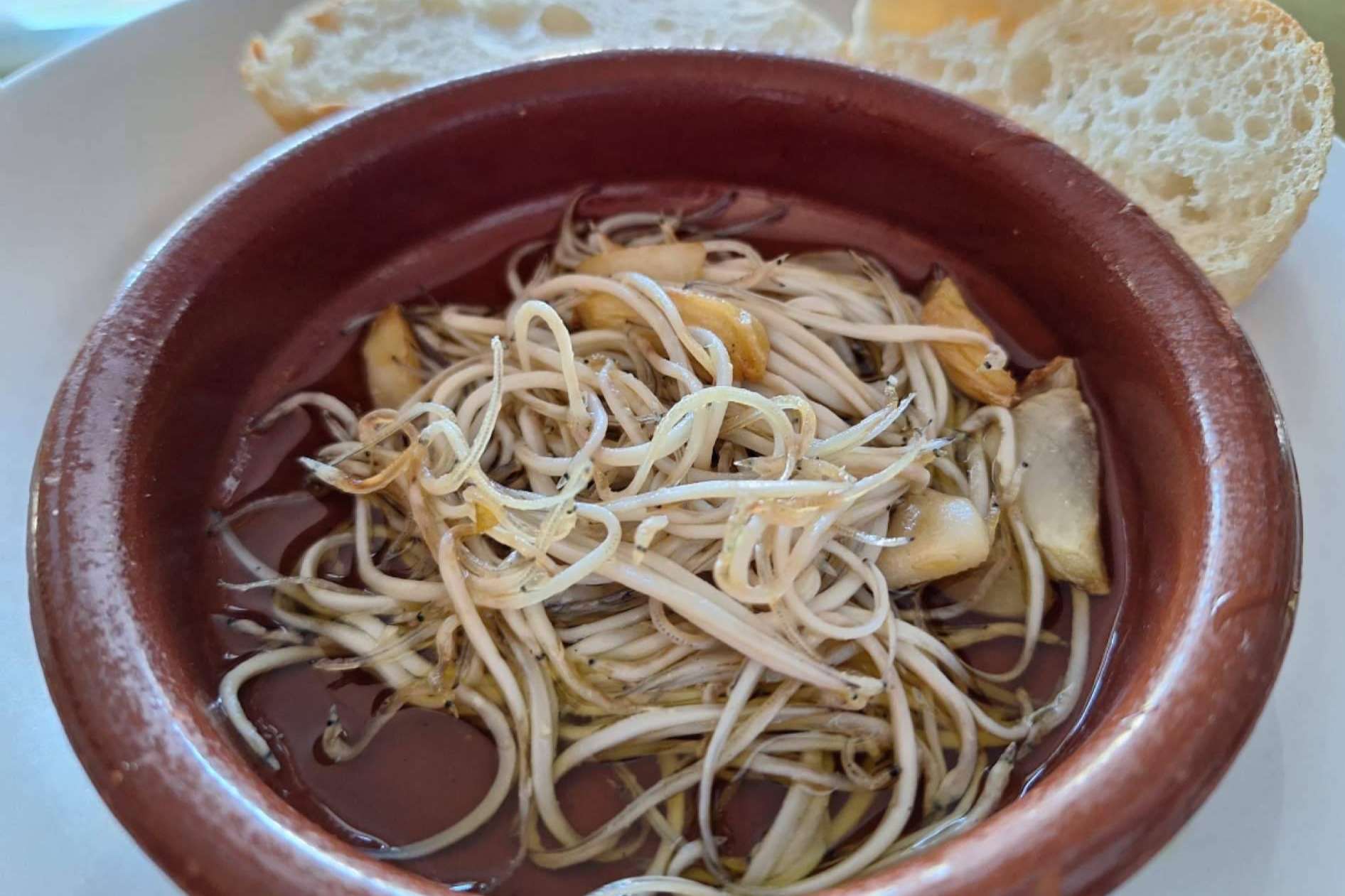 Faro da Palloza ofrece algunos de los mejores productos sin necesidad de salir de casa