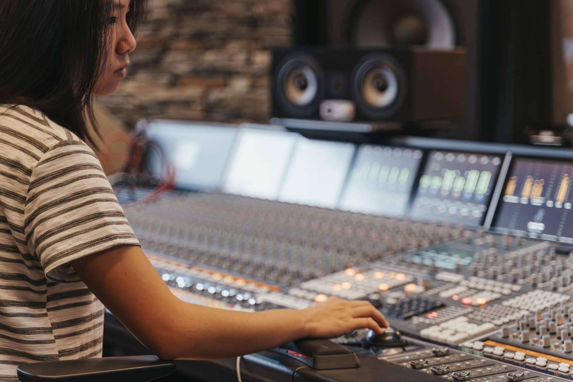 Las mujeres revolucionan el campo del sonido y la producción musical