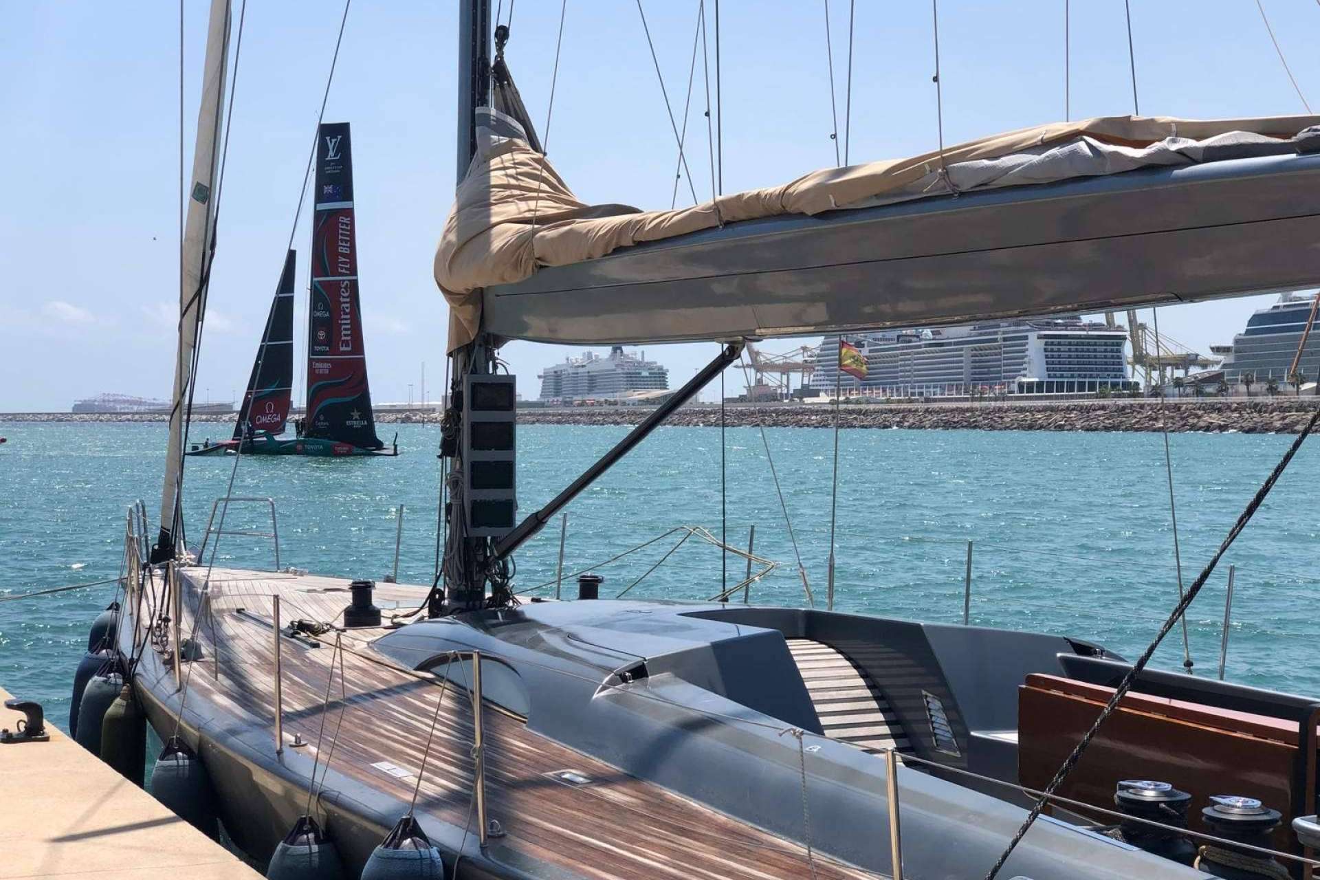 Barcelona Se Prepara para la Emoción de la 37th America's Cup con los AC75
