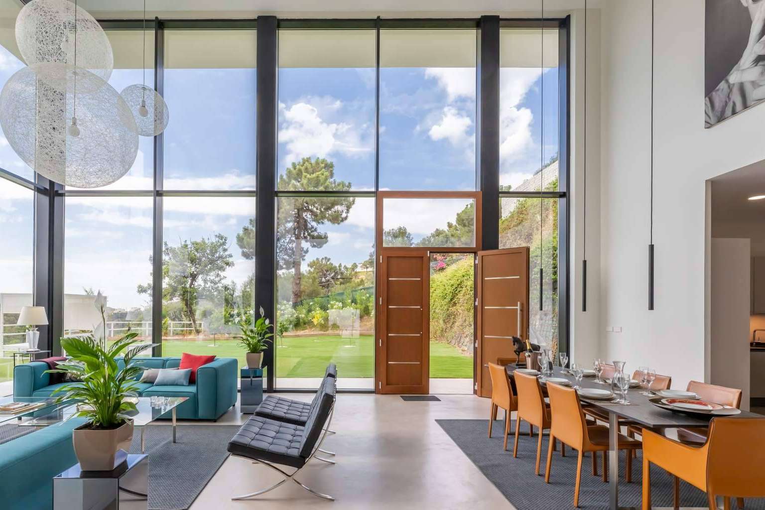 Espacios habitables sanos mediante la conexión de Petr Kminiak con el mundo espiritual