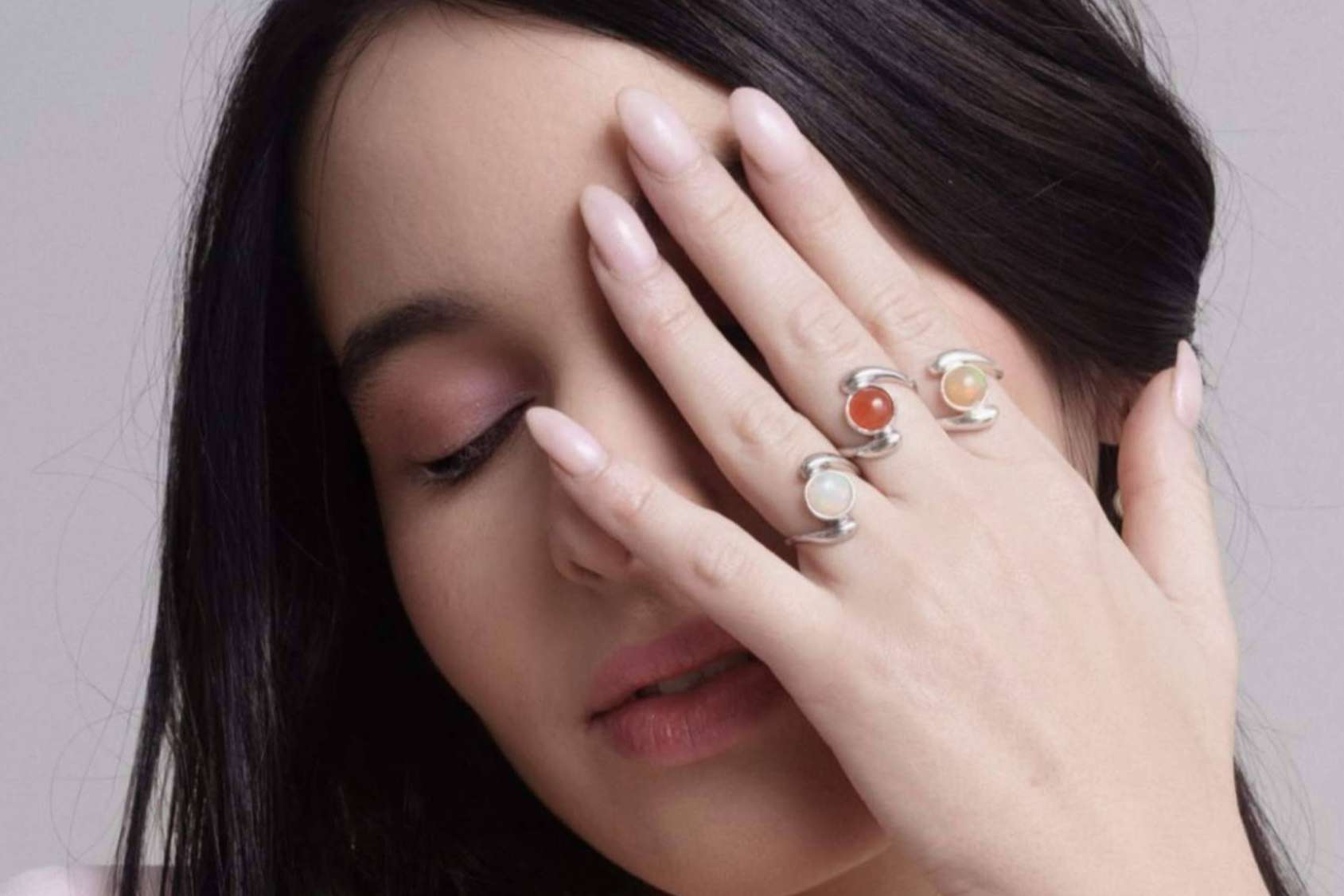 Stonbow sigue de cerca las tendencias de joyas con piedras naturales