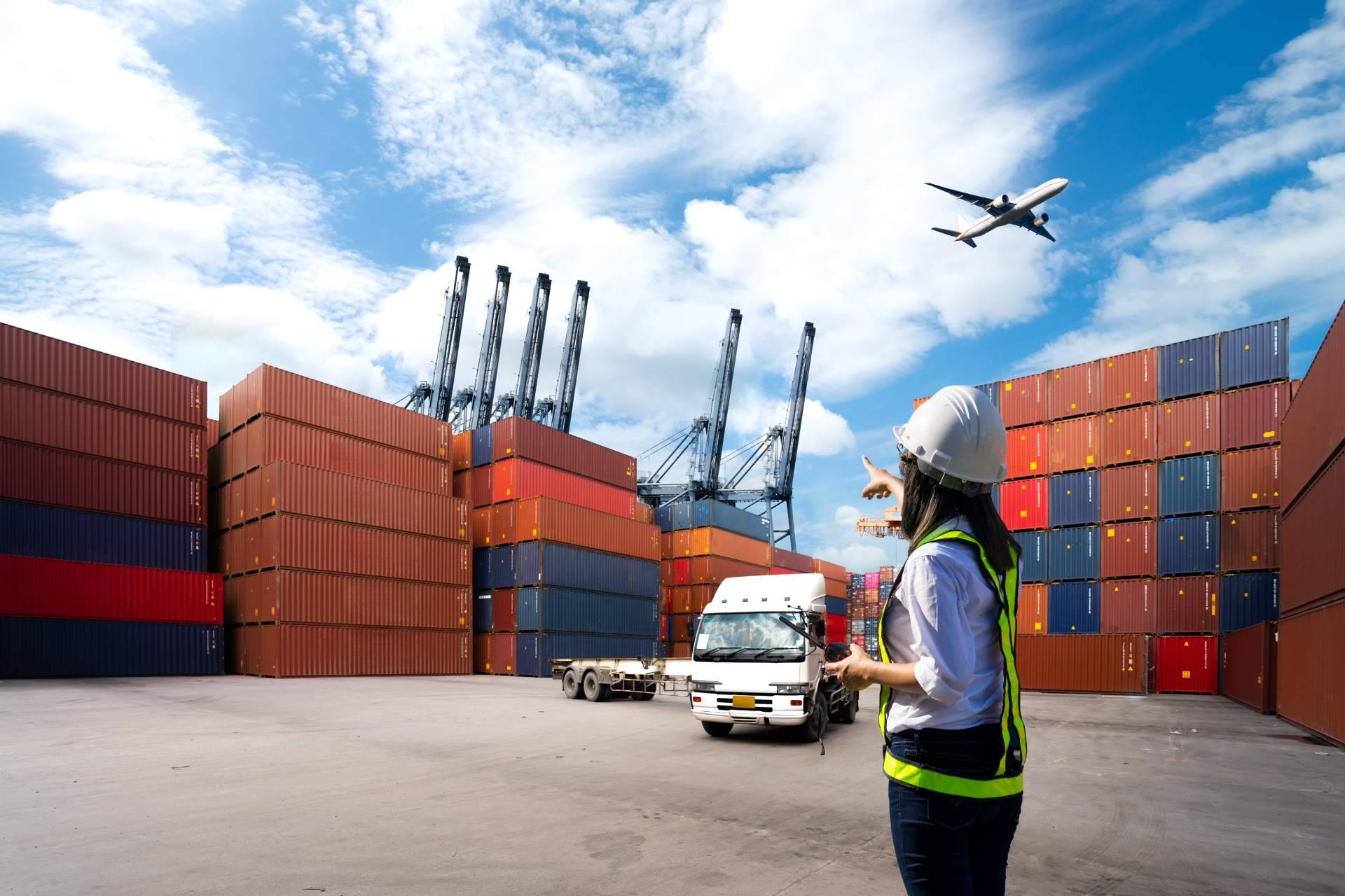 Etrans ofrece soluciones de transporte internacional a medida para empresas y particulares