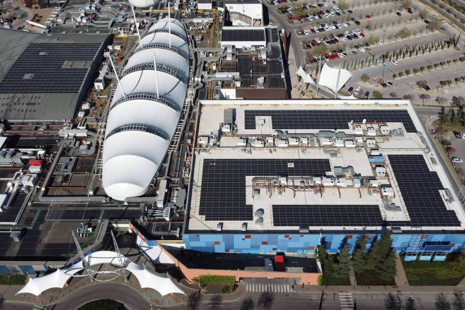 El parque de nieve Xanadú ya produce energía con 1870 paneles solares