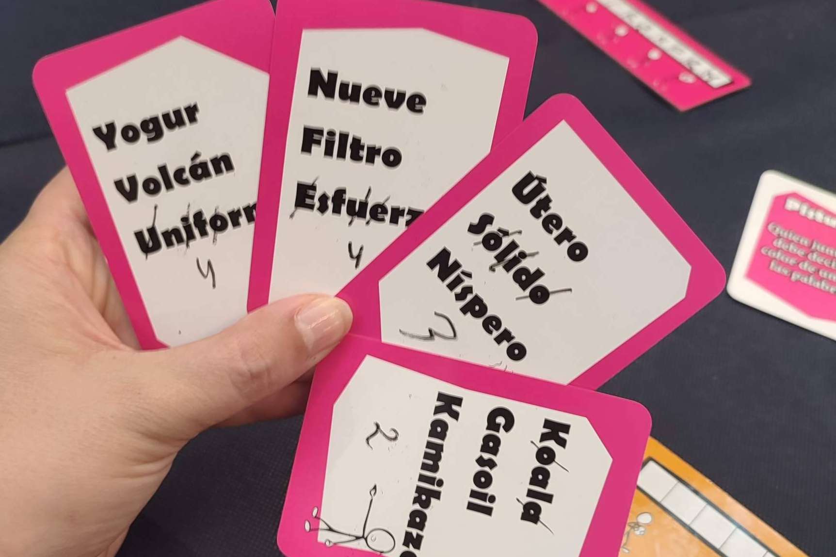 Diversión y creatividad en Juntabras; un juego para unir palabras